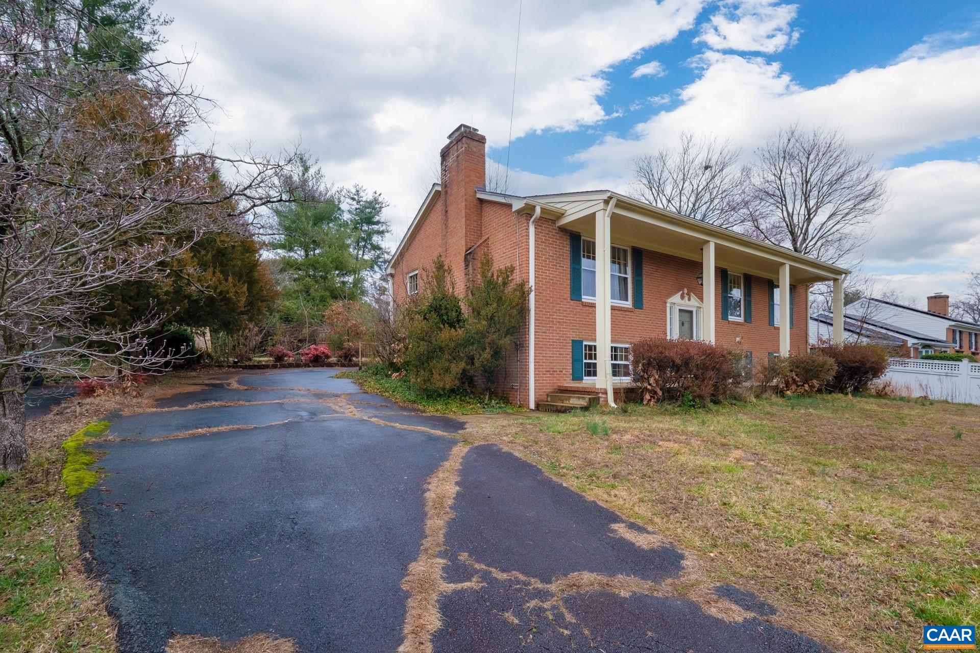 1309 CARTER LN