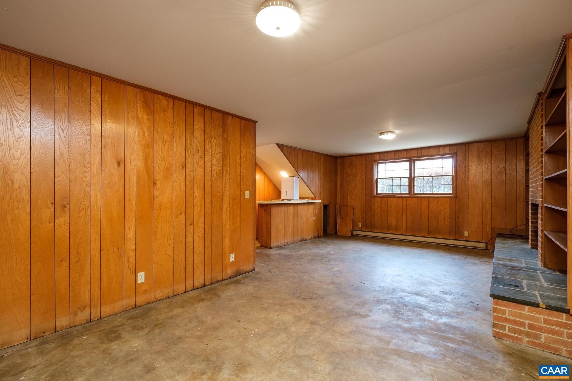 1309 CARTER LN