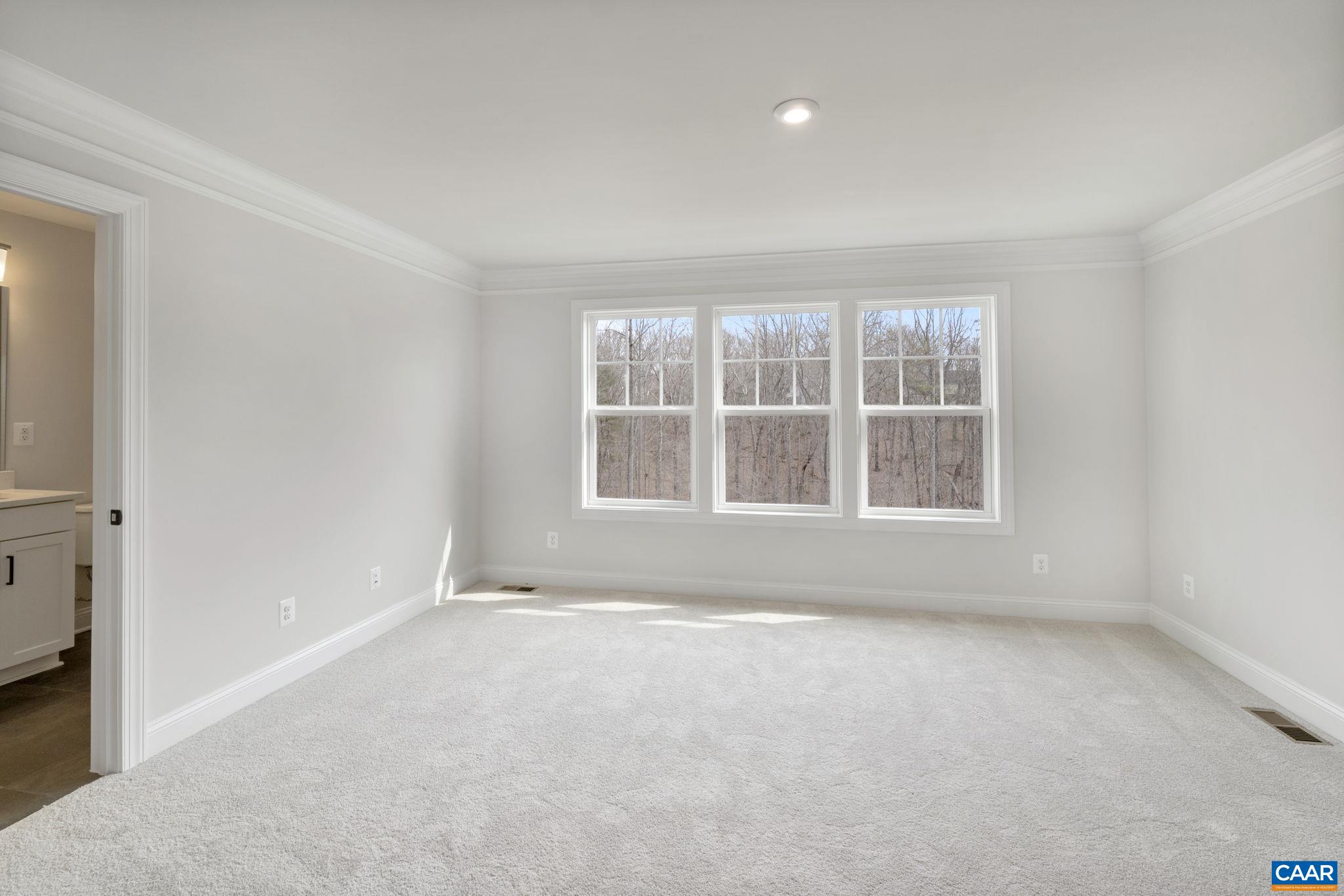 1316 LACONIA LN