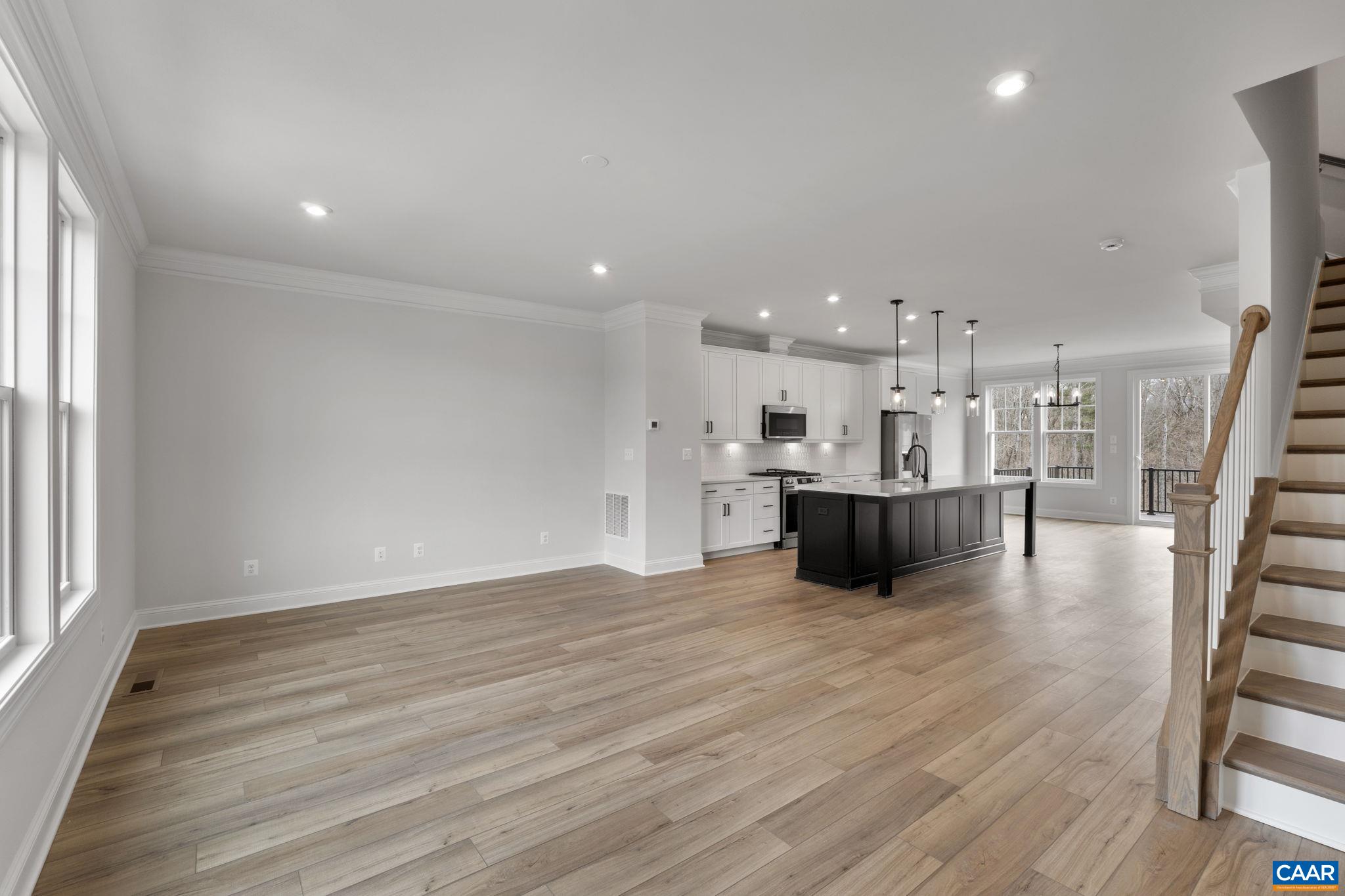 1316 LACONIA LN