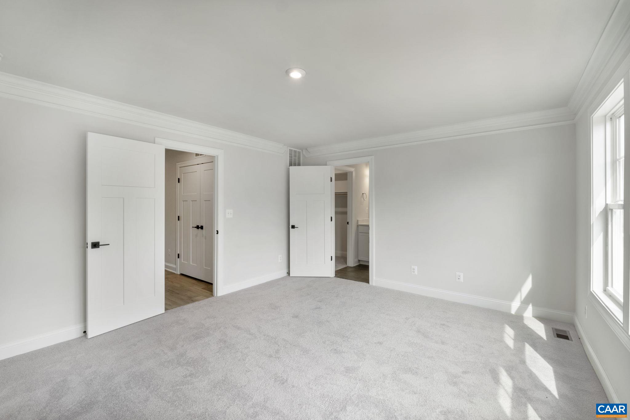 1316 LACONIA LN
