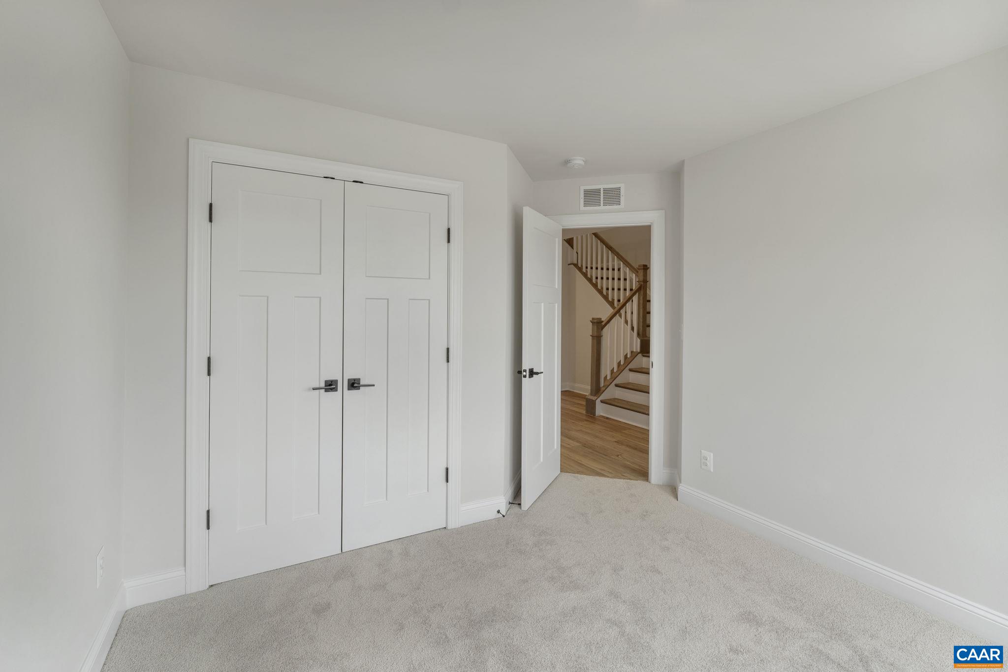 1316 LACONIA LN