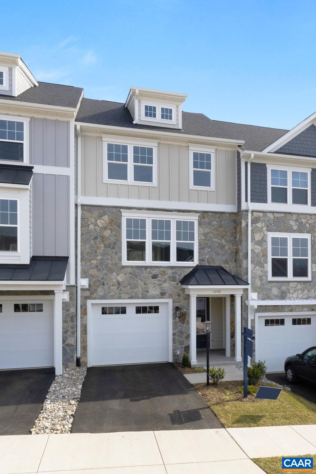 1316 LACONIA LN