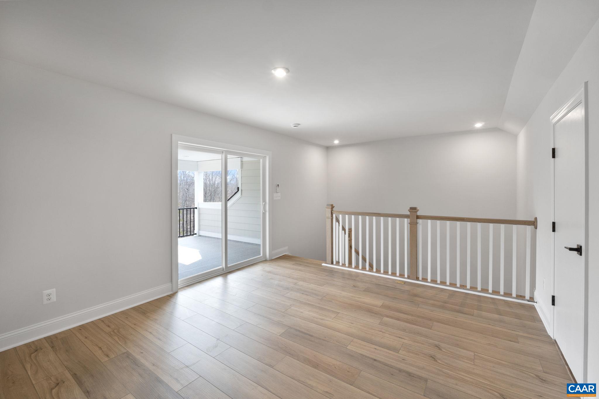 1316 LACONIA LN