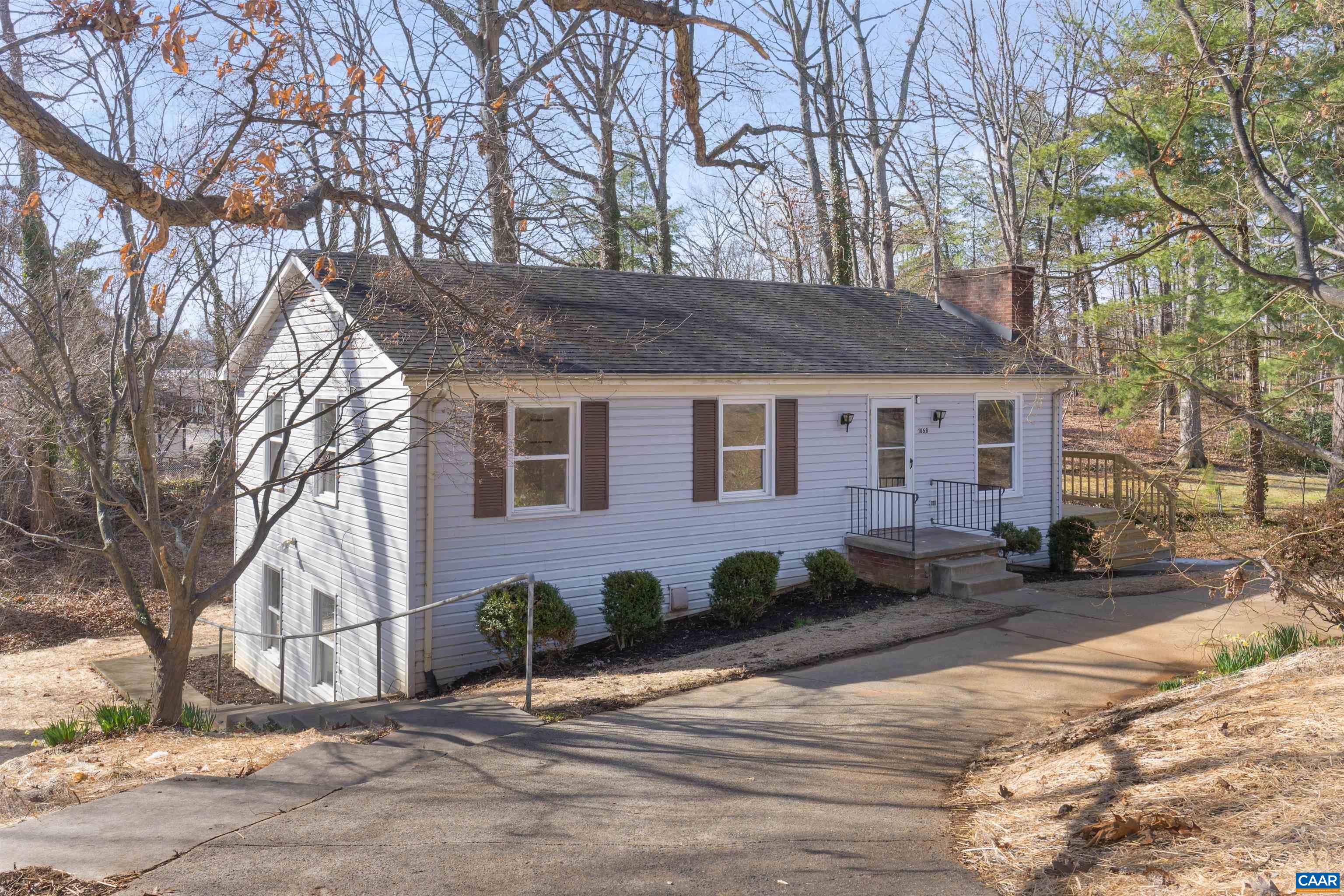 106 COMMONWEALTH CIR