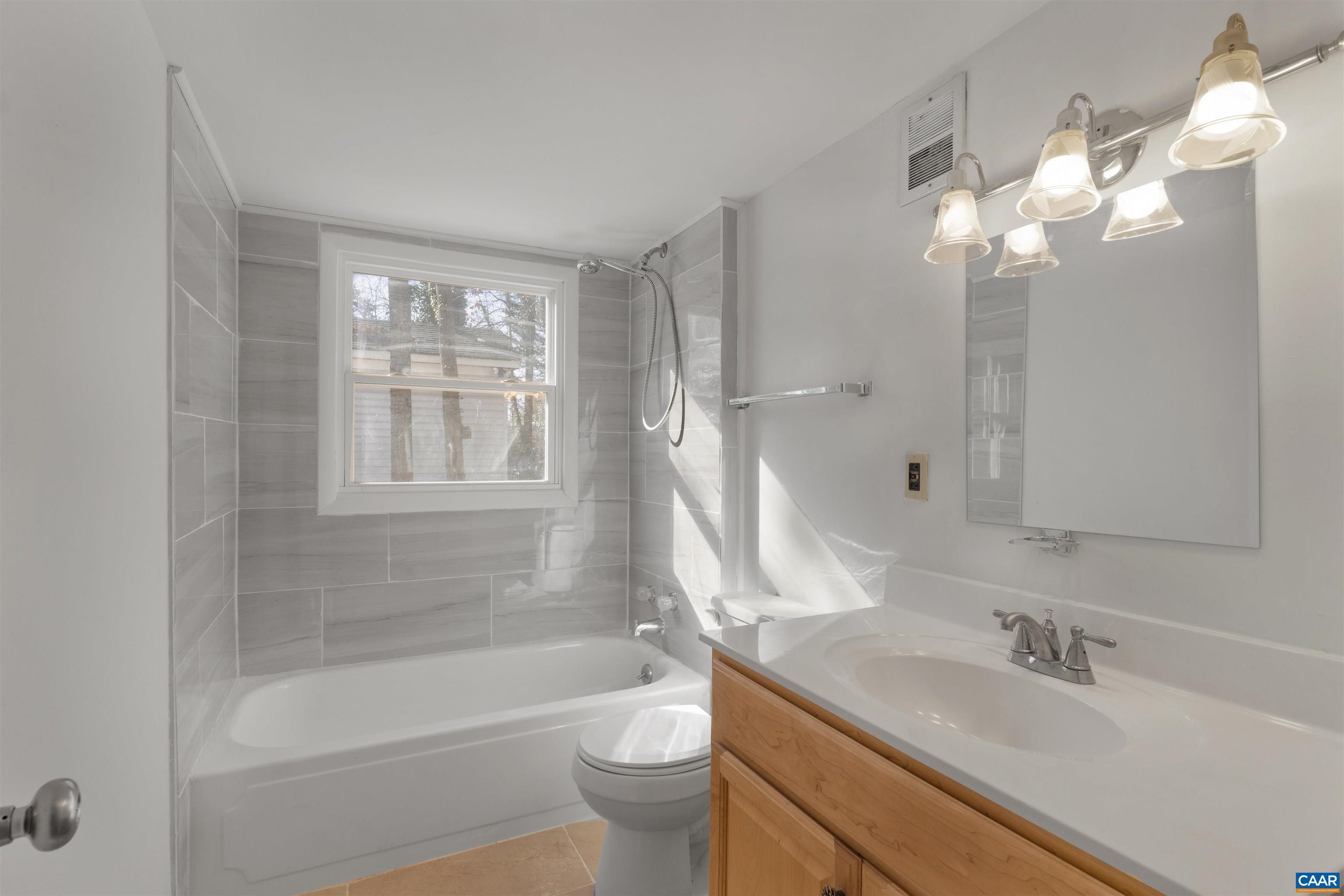 106 COMMONWEALTH CIR