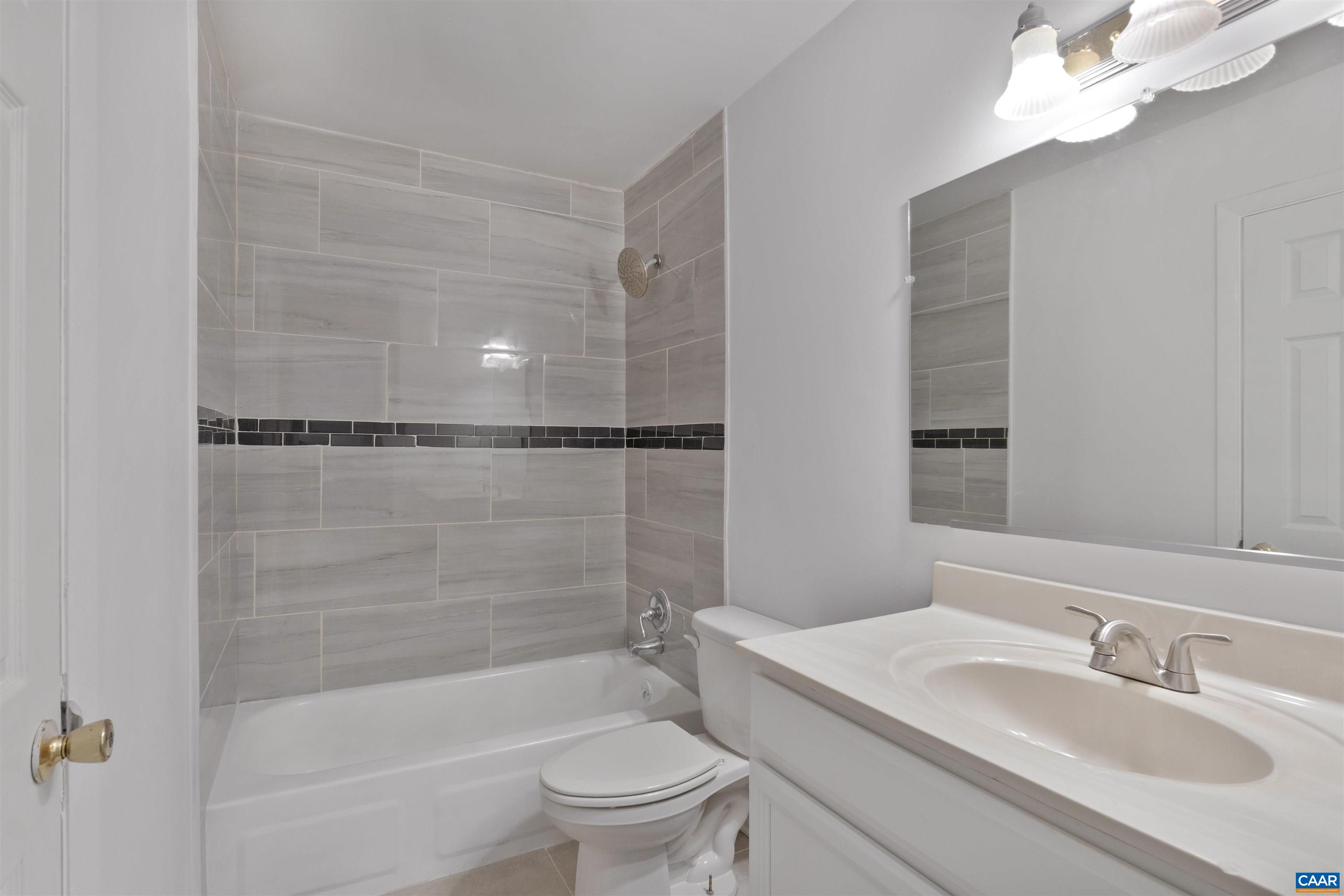 106 COMMONWEALTH CIR