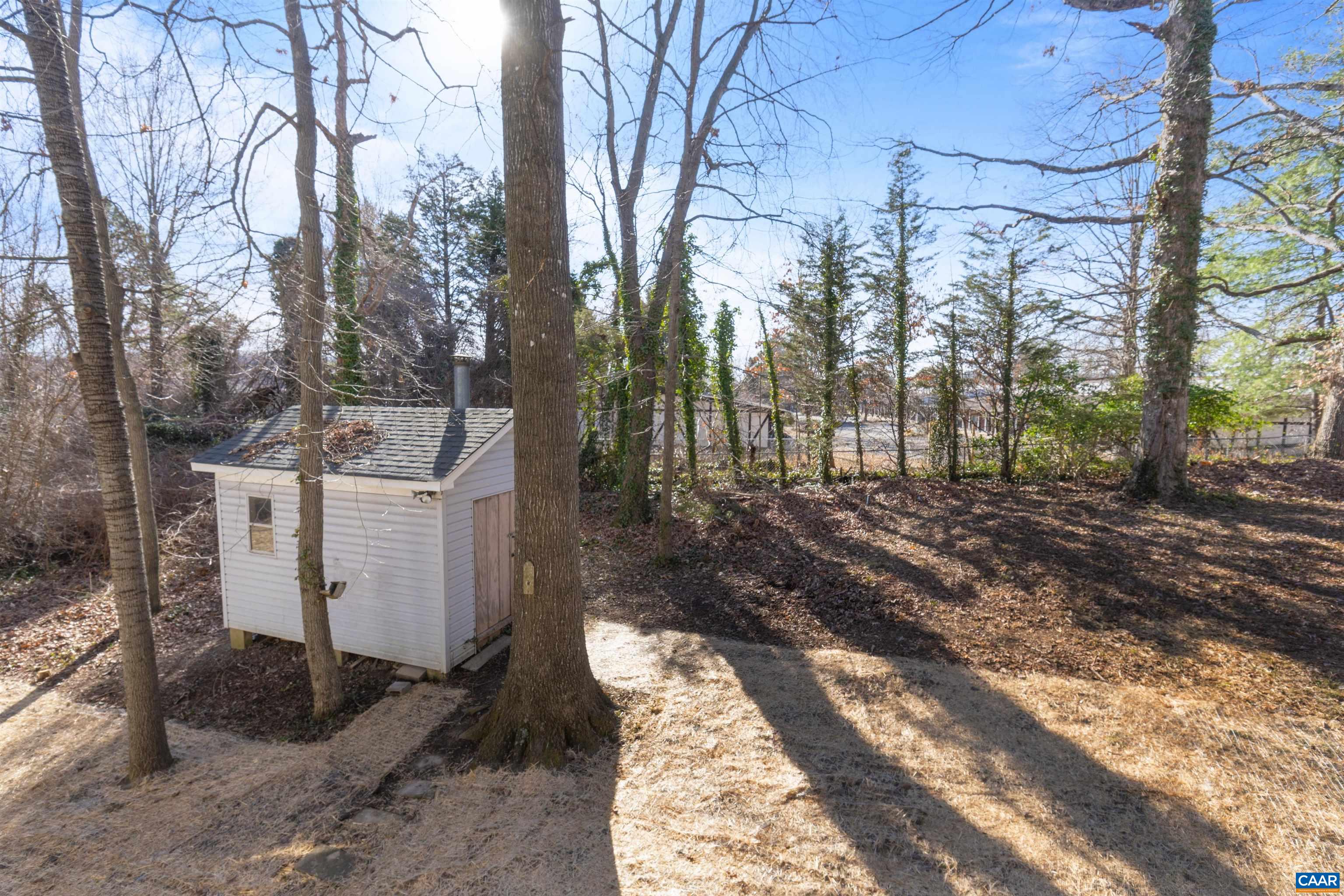 106 COMMONWEALTH CIR