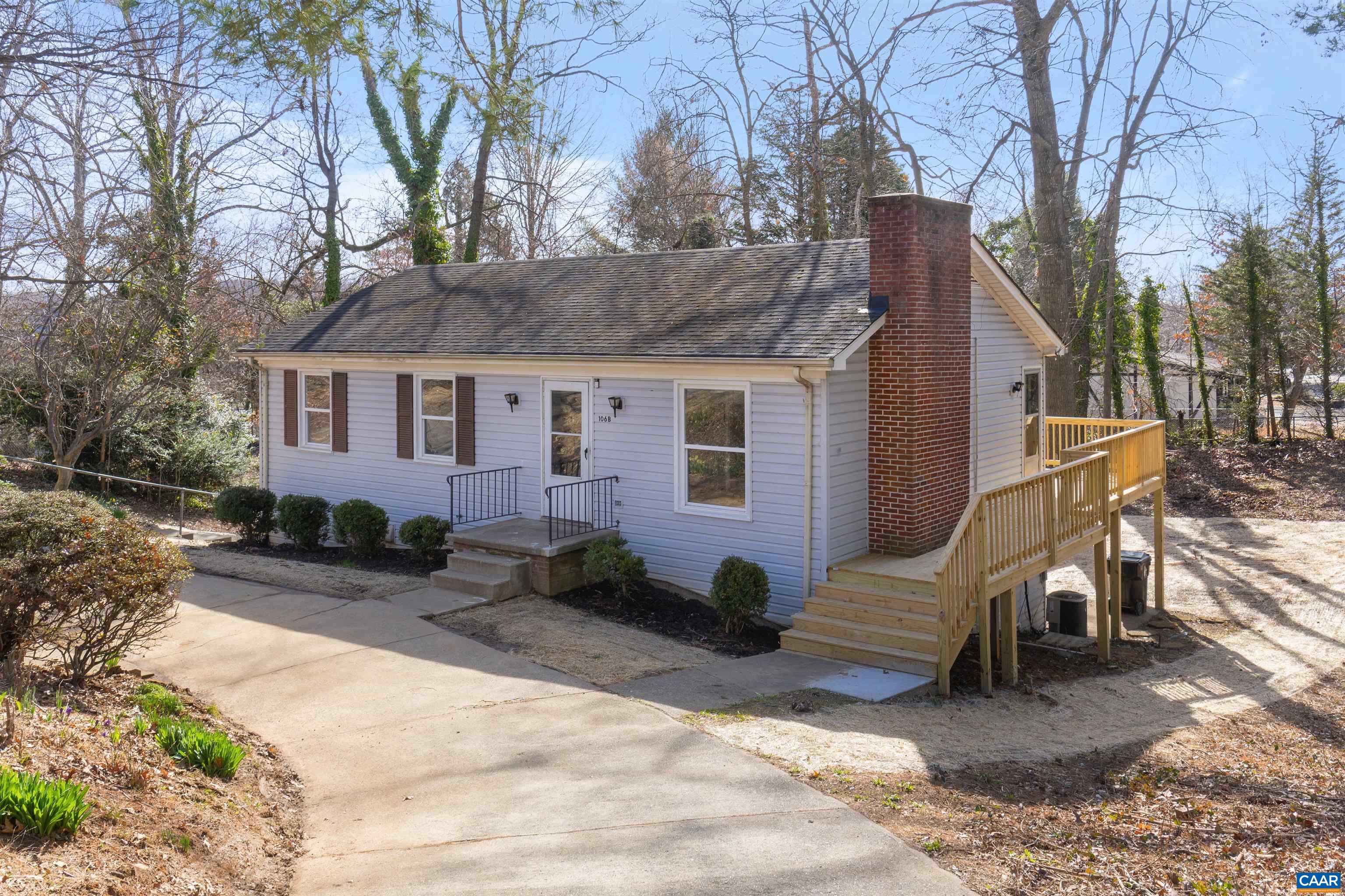 106 COMMONWEALTH CIR