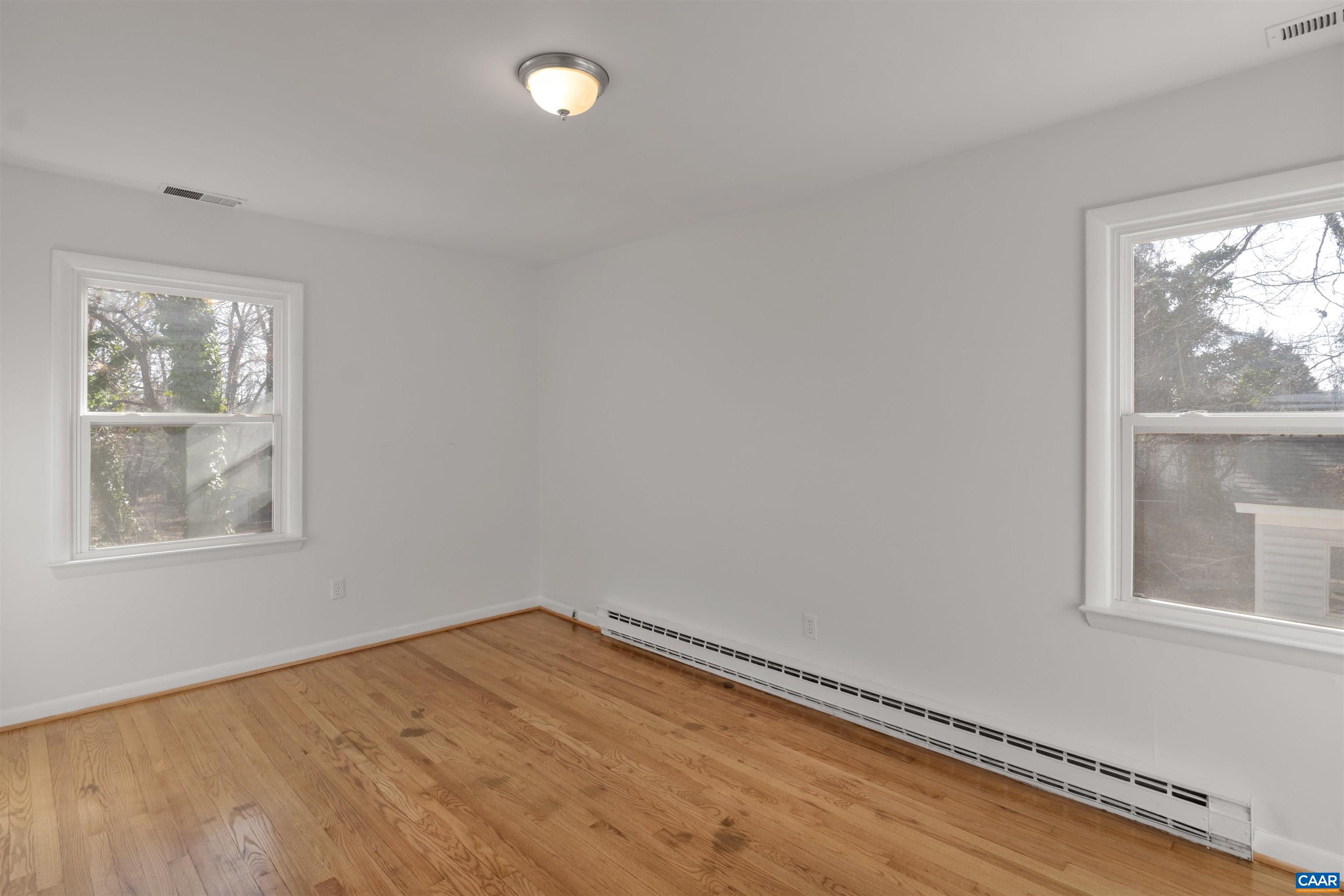 106 COMMONWEALTH CIR