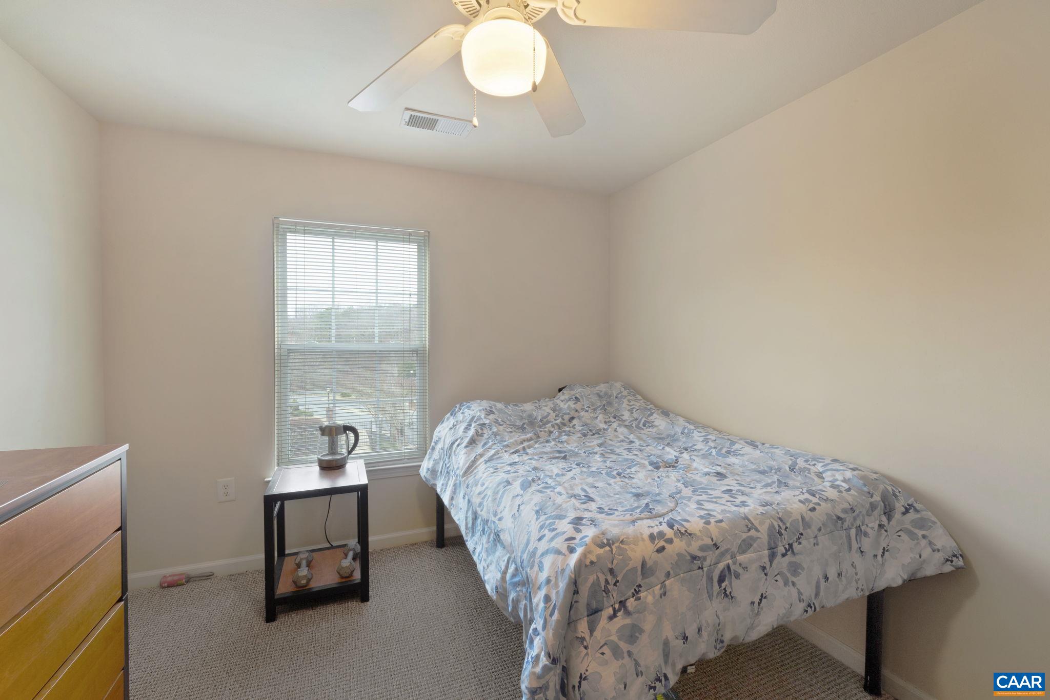 120 YELLOWSTONE DR Unit: 202