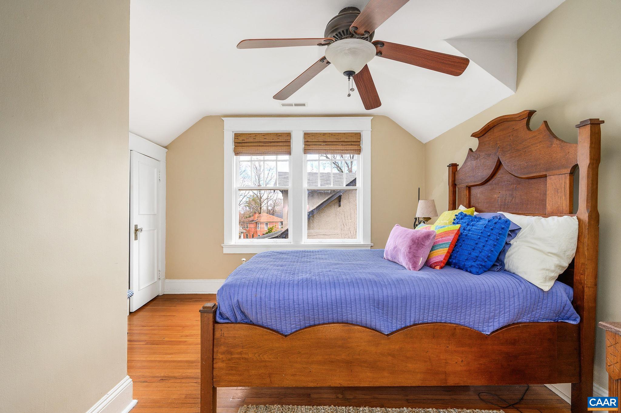 2705 JEFFERSON PARK AVE