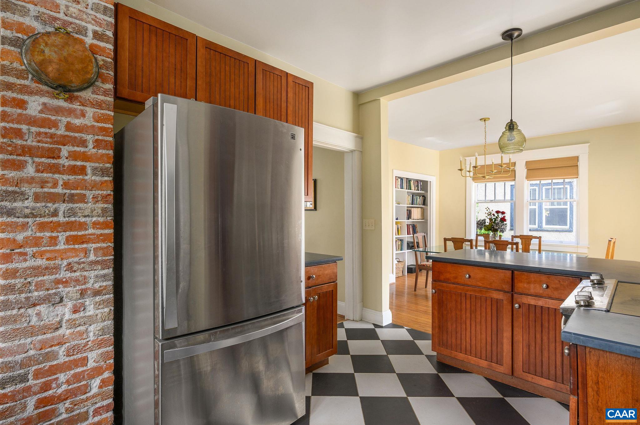 2705 JEFFERSON PARK AVE