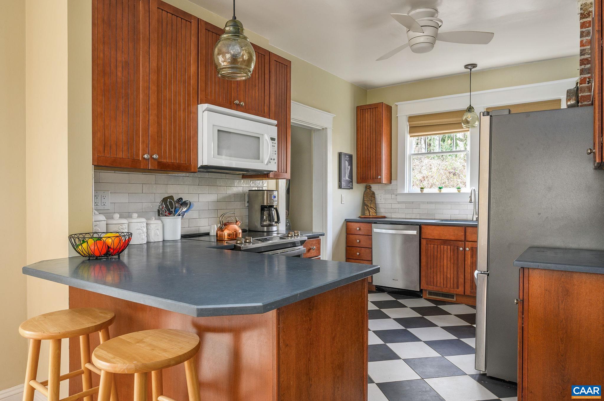 2705 JEFFERSON PARK AVE