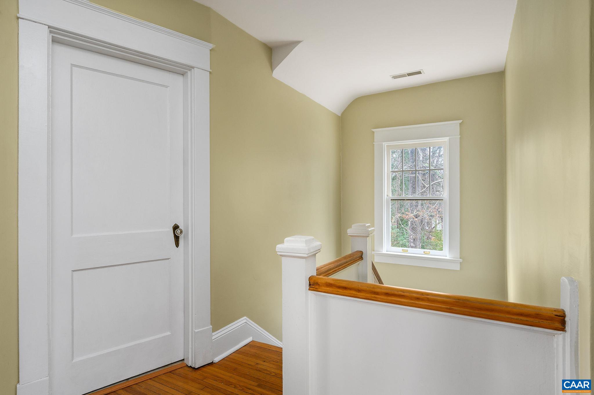 2705 JEFFERSON PARK AVE