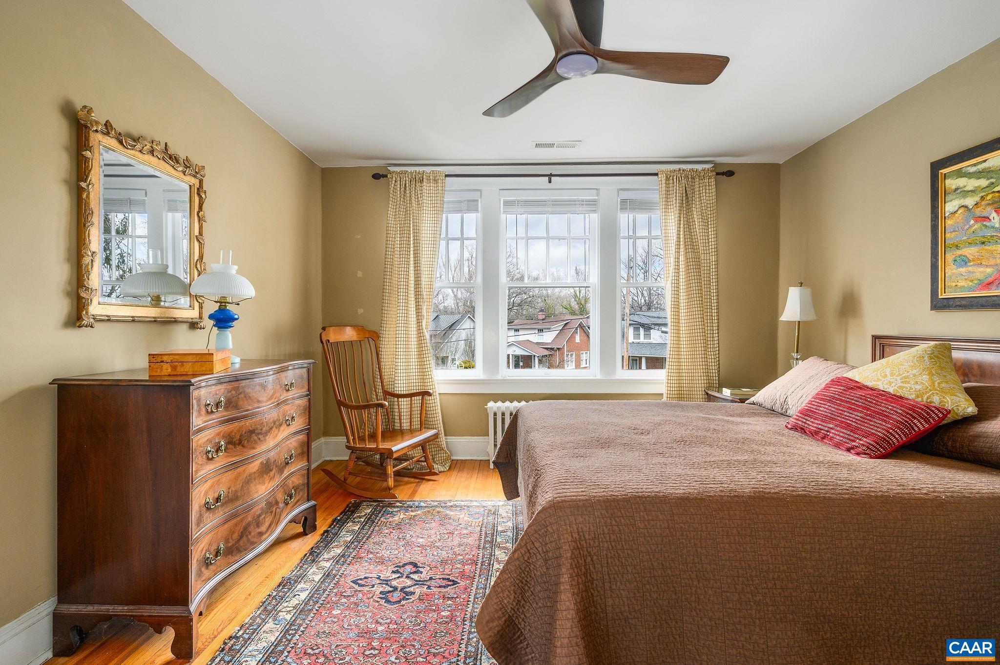 2705 JEFFERSON PARK AVE