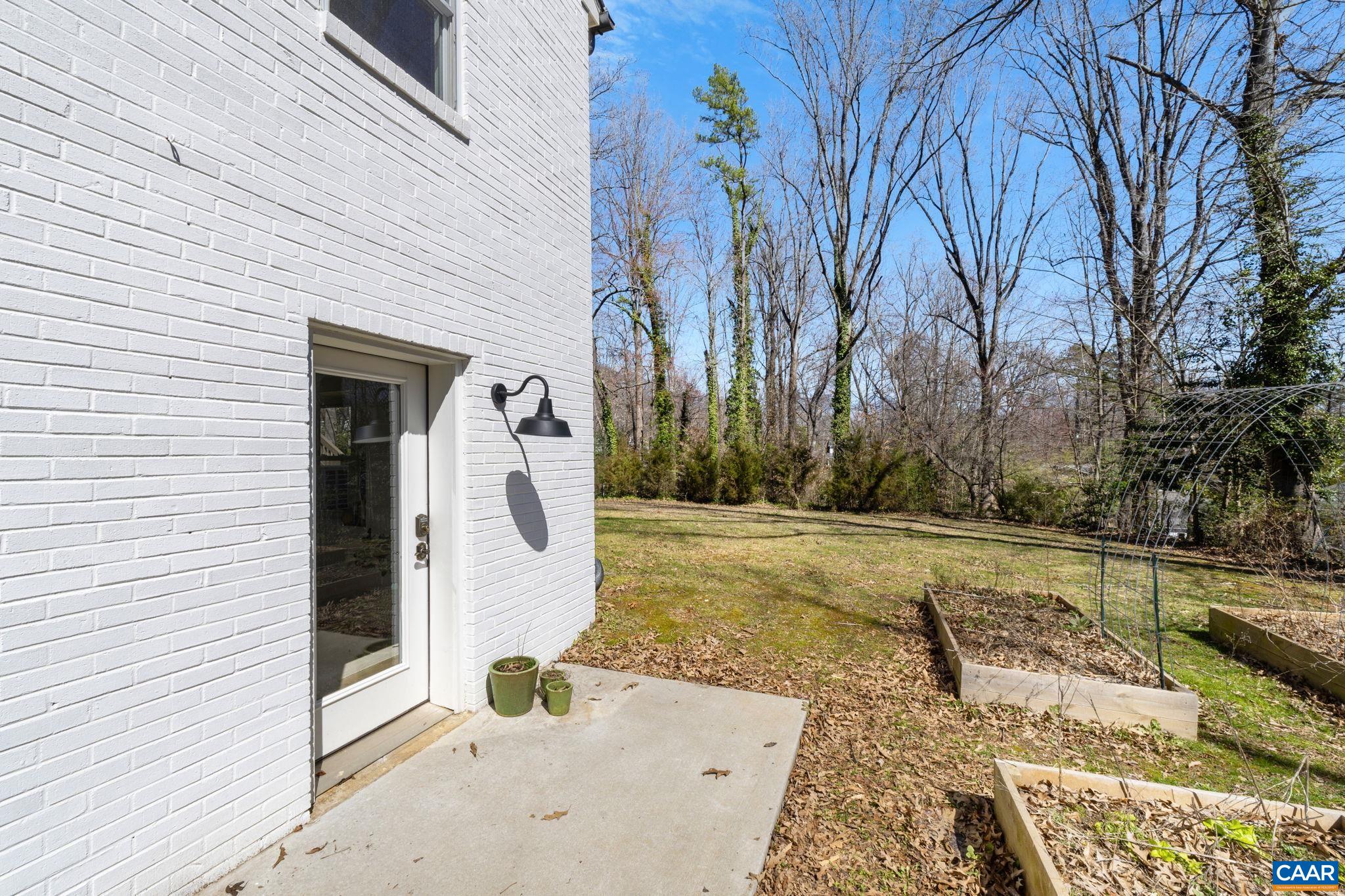 1608 CAMBRIDGE CIR