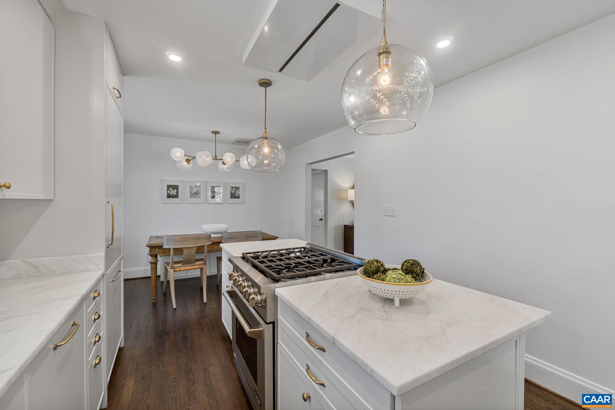 1608 CAMBRIDGE CIR