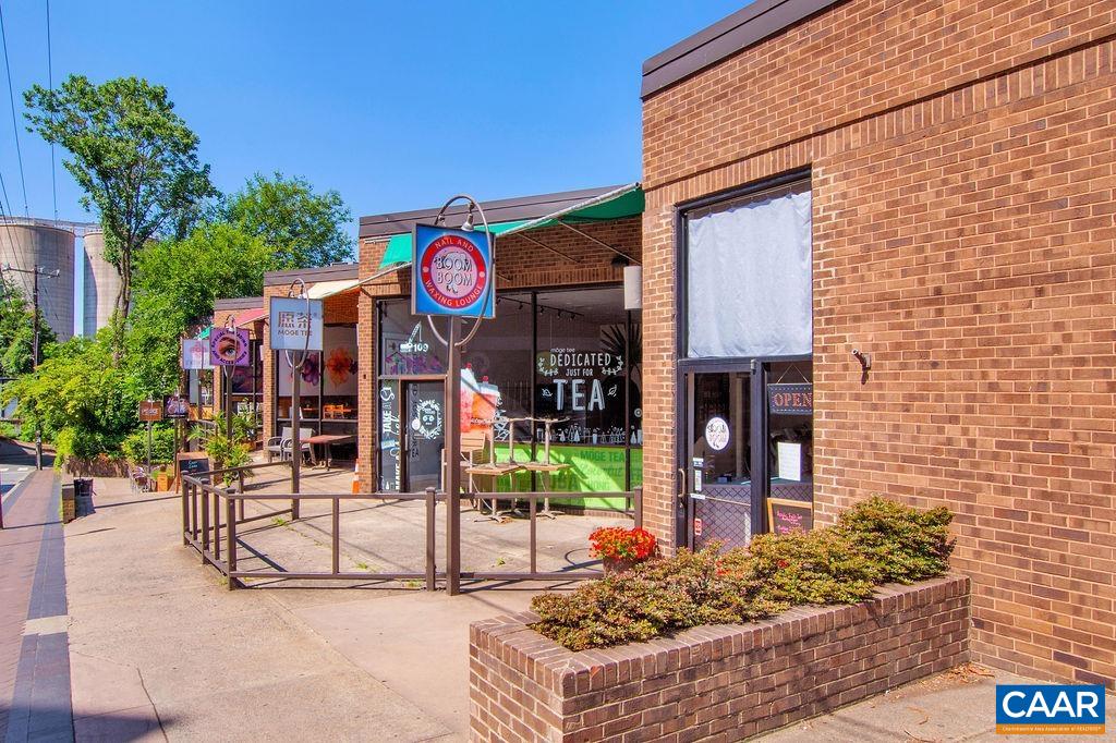 1608 CAMBRIDGE CIR