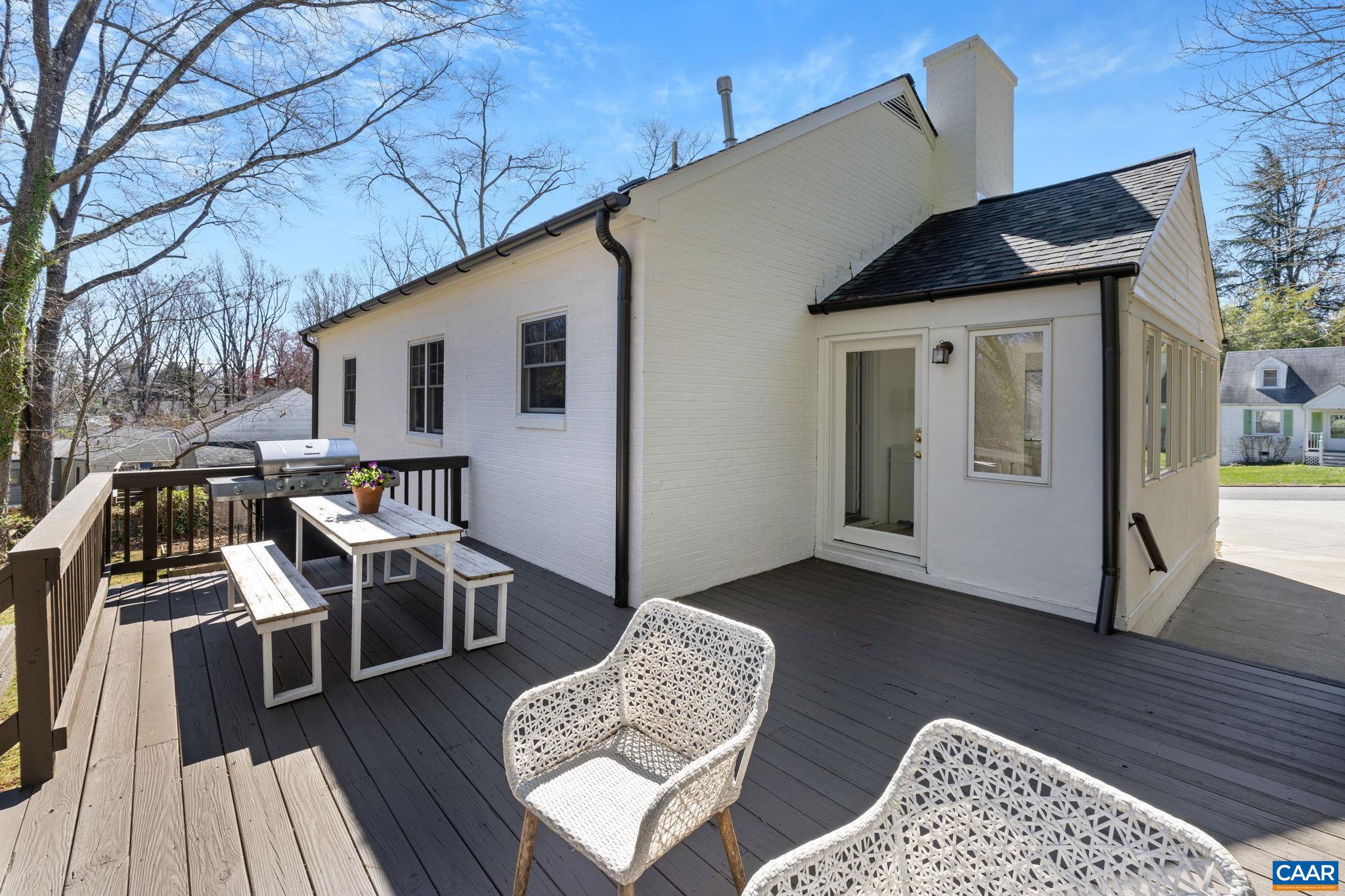 1608 CAMBRIDGE CIR