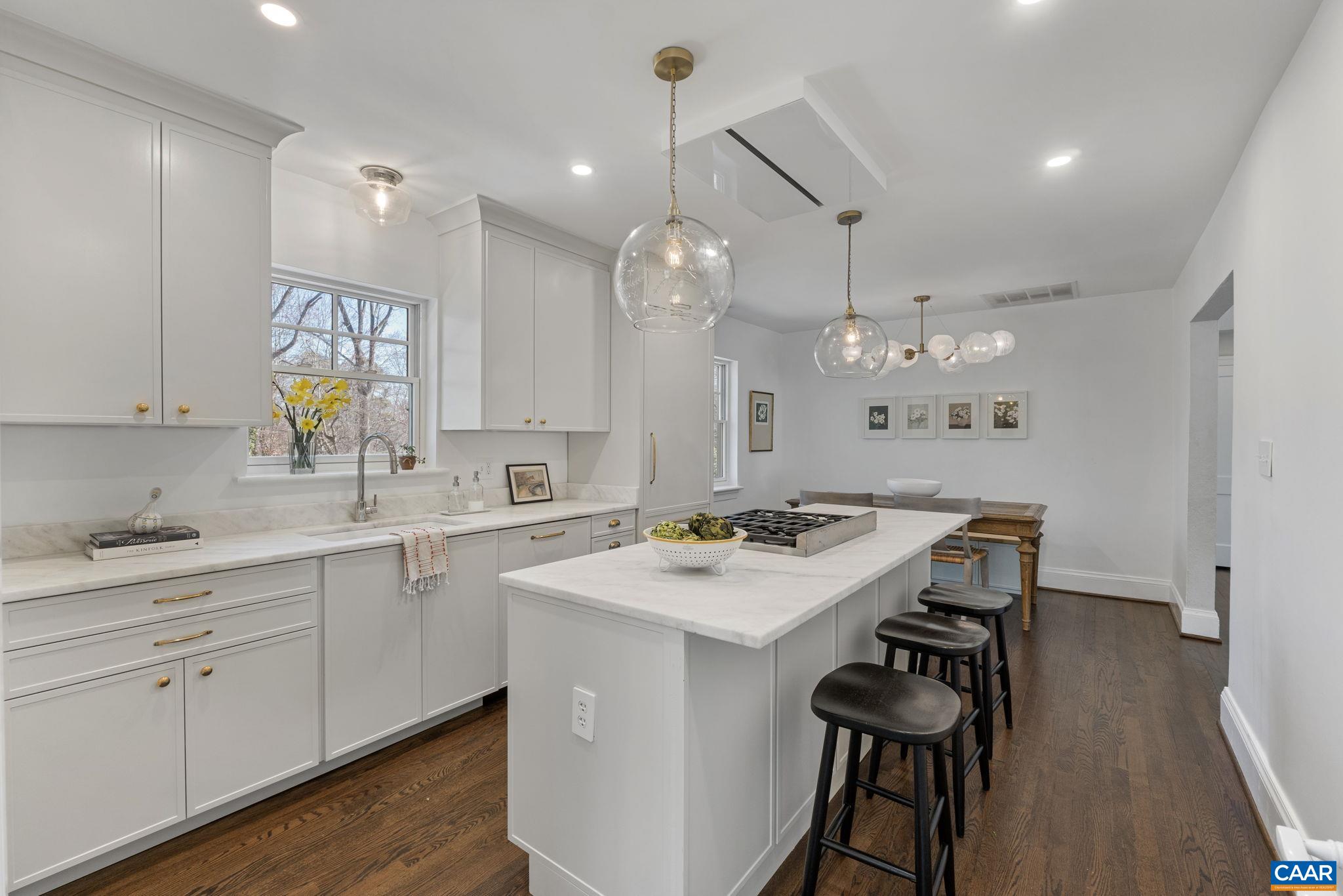 1608 CAMBRIDGE CIR