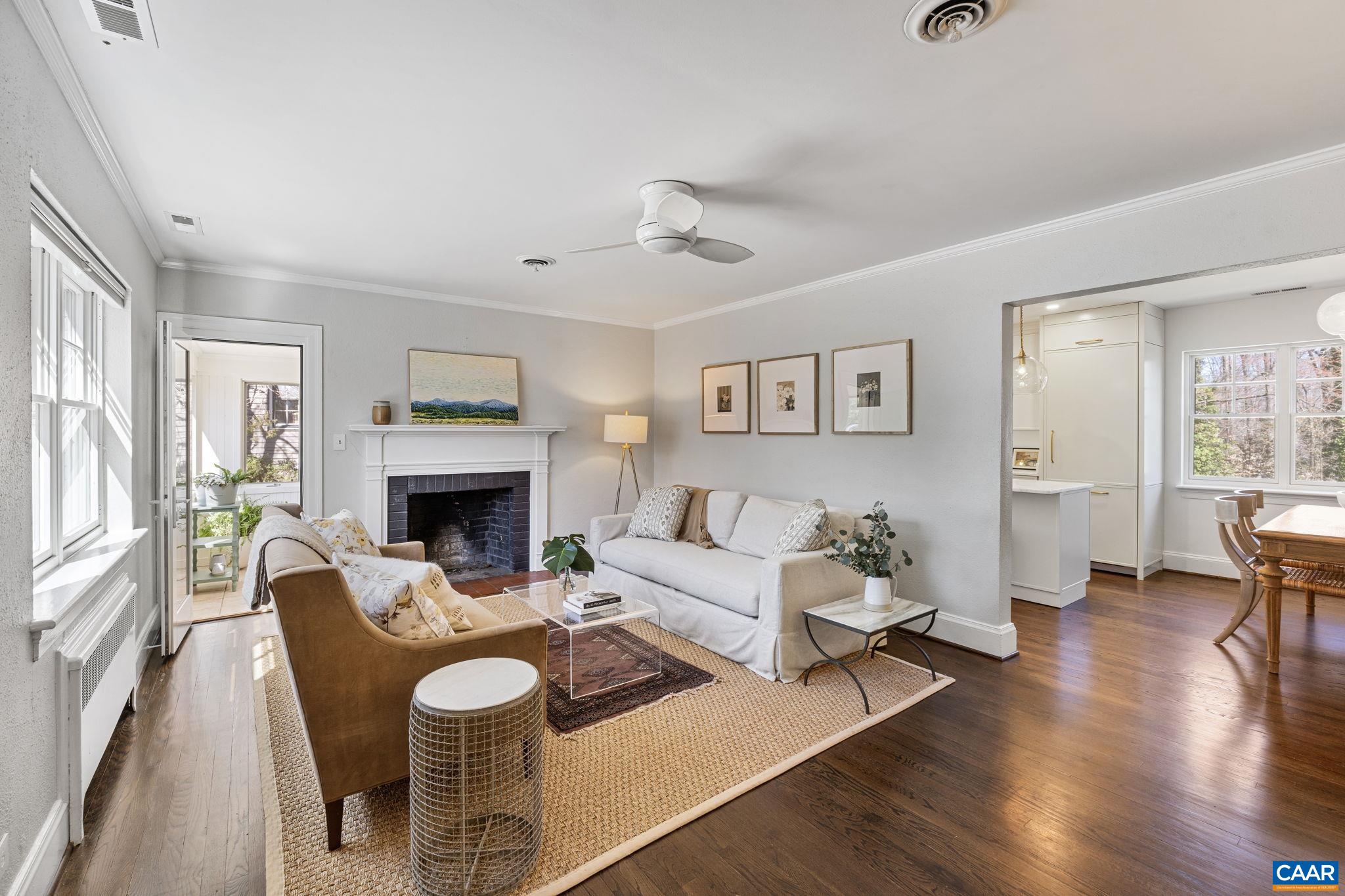 1608 CAMBRIDGE CIR