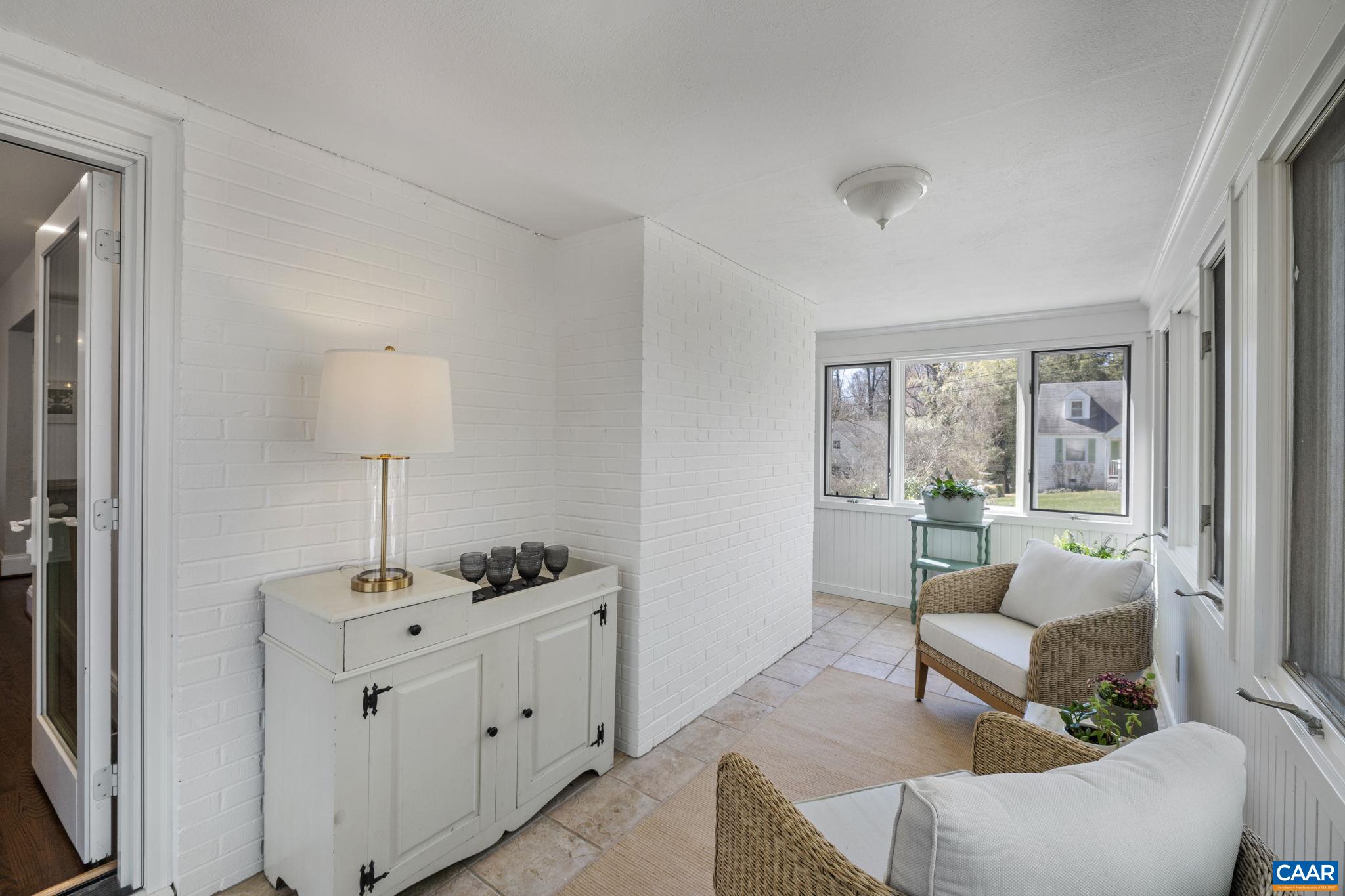 1608 CAMBRIDGE CIR