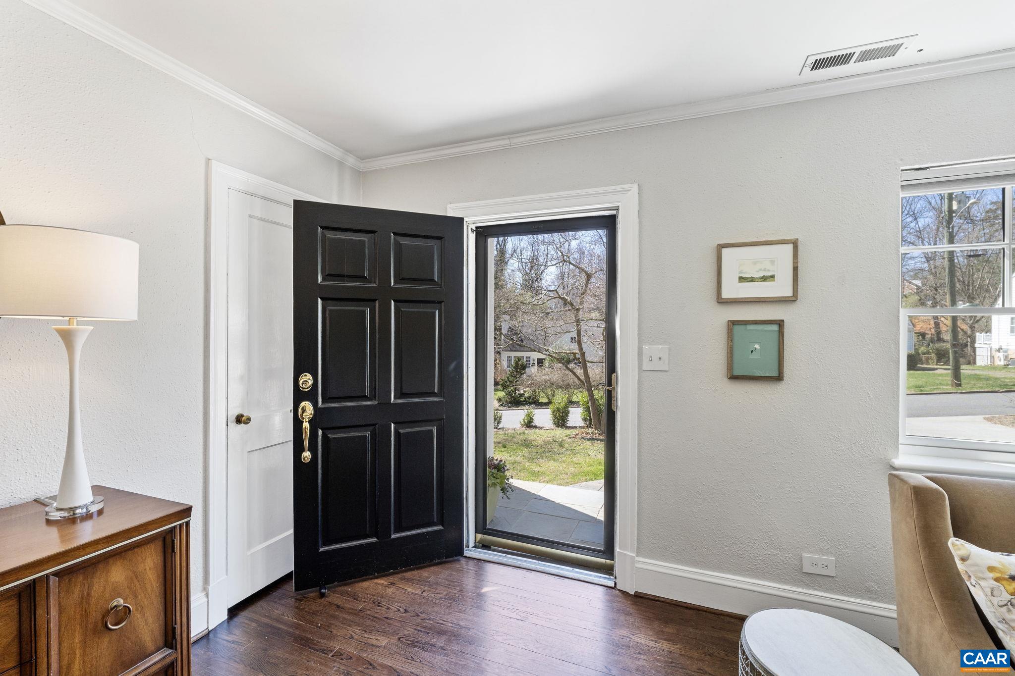 1608 CAMBRIDGE CIR