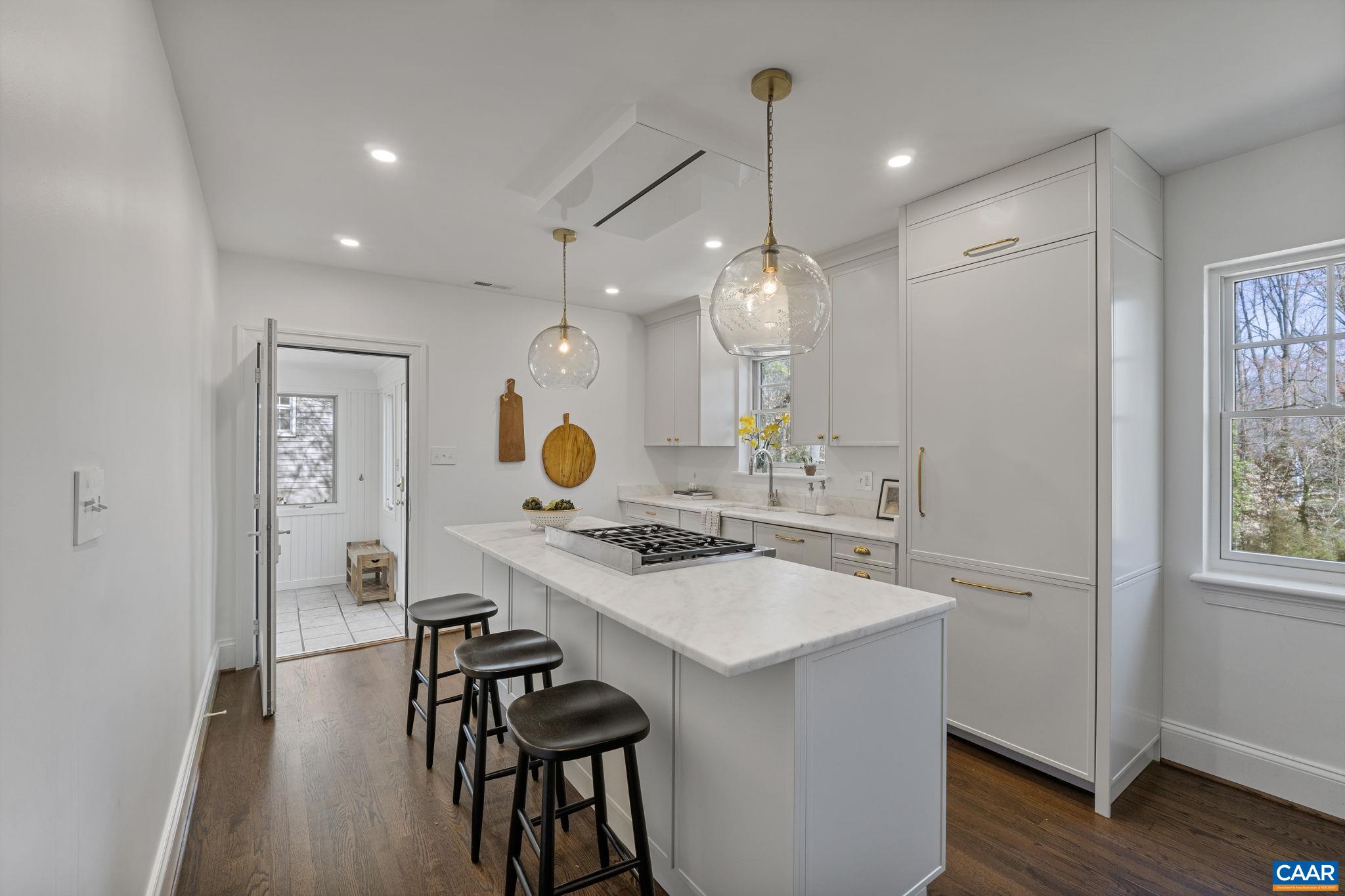 1608 CAMBRIDGE CIR