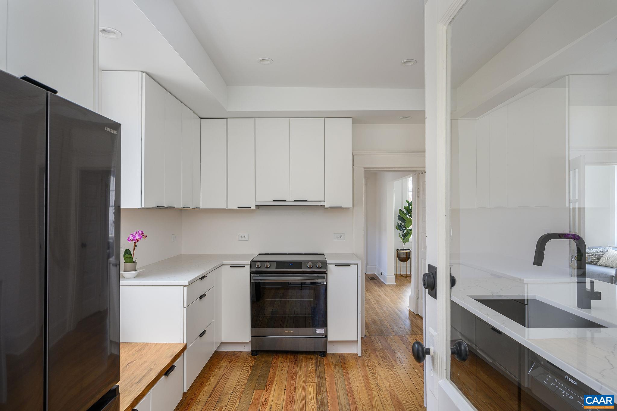 313 SW 7TH ST