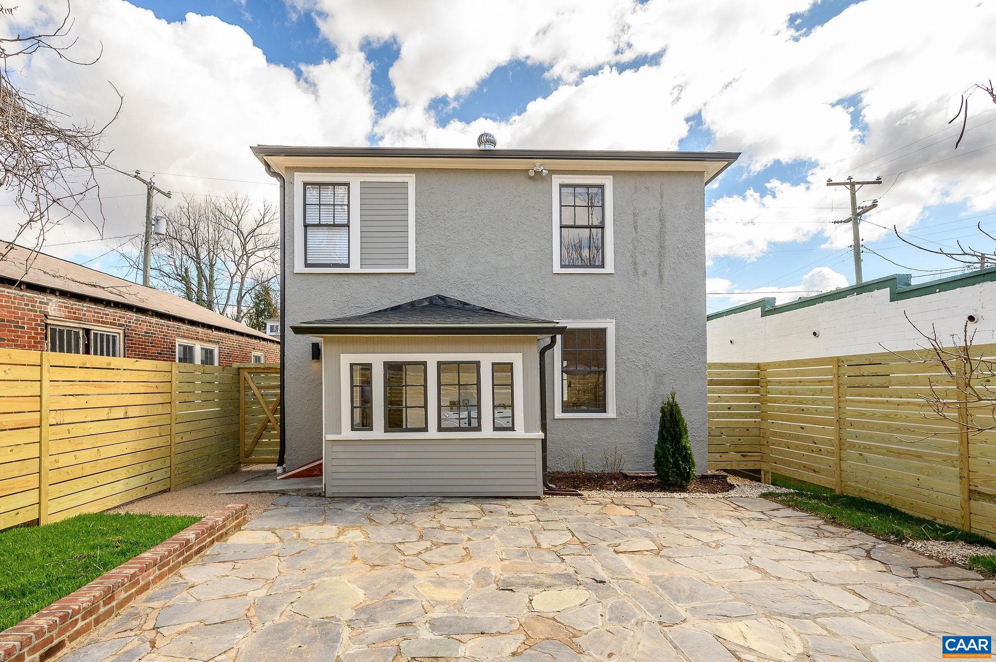313 SW 7TH ST
