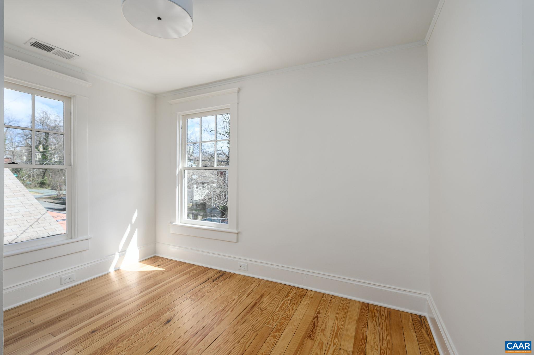 313 SW 7TH ST