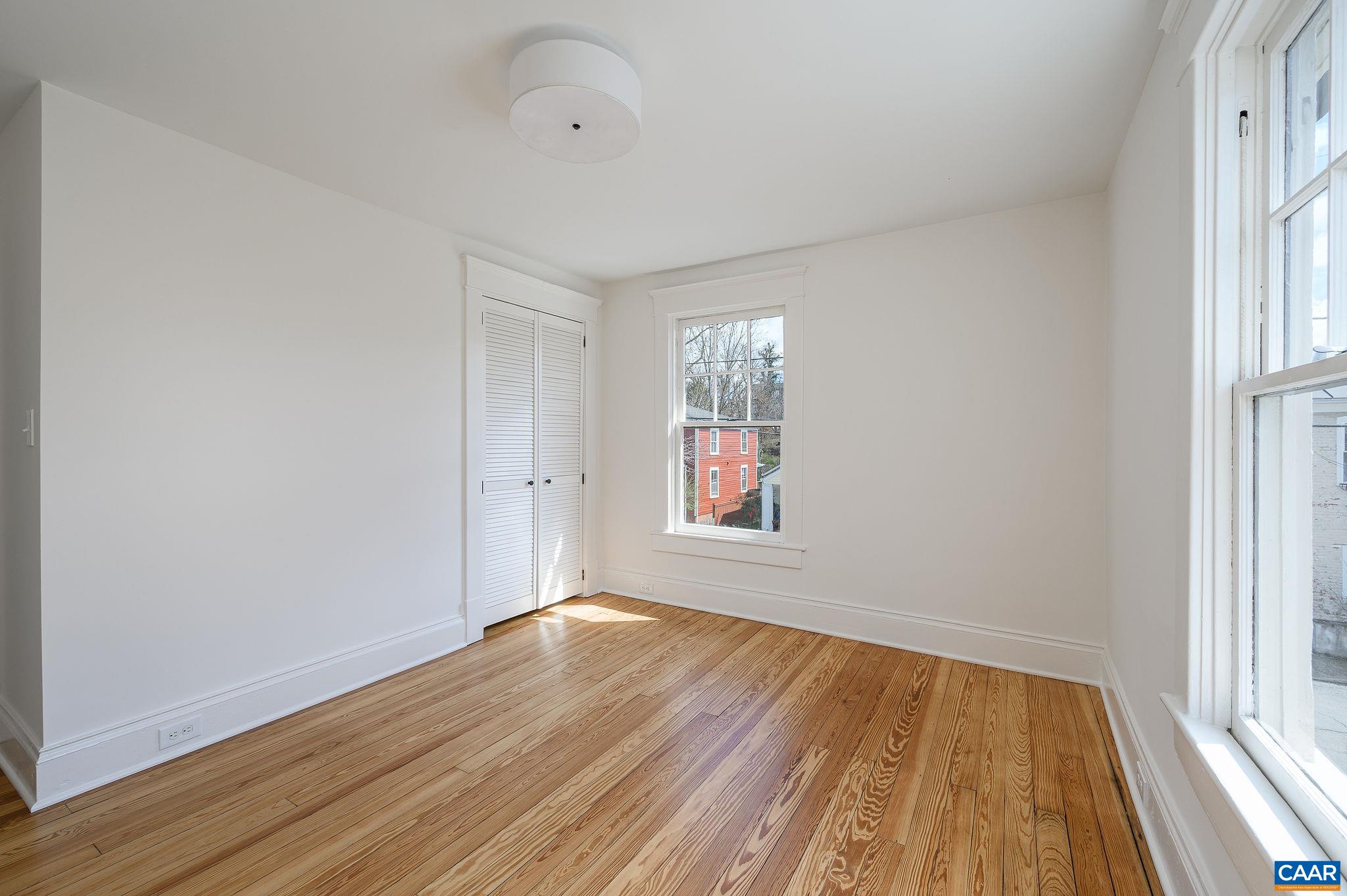313 SW 7TH ST