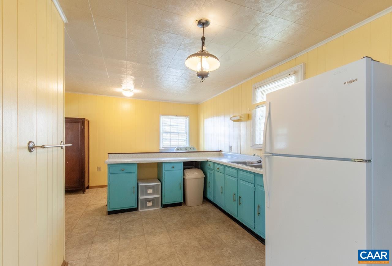 57 OLD ROBERTS MOUNTAIN RD
