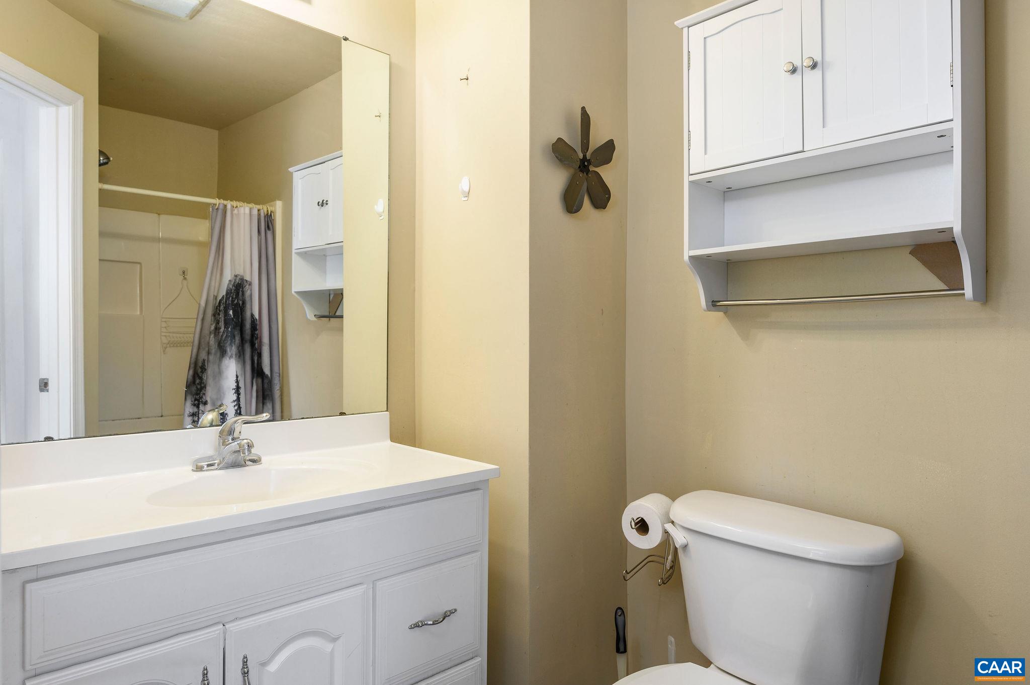 1040 SAINT CLAIR AVE