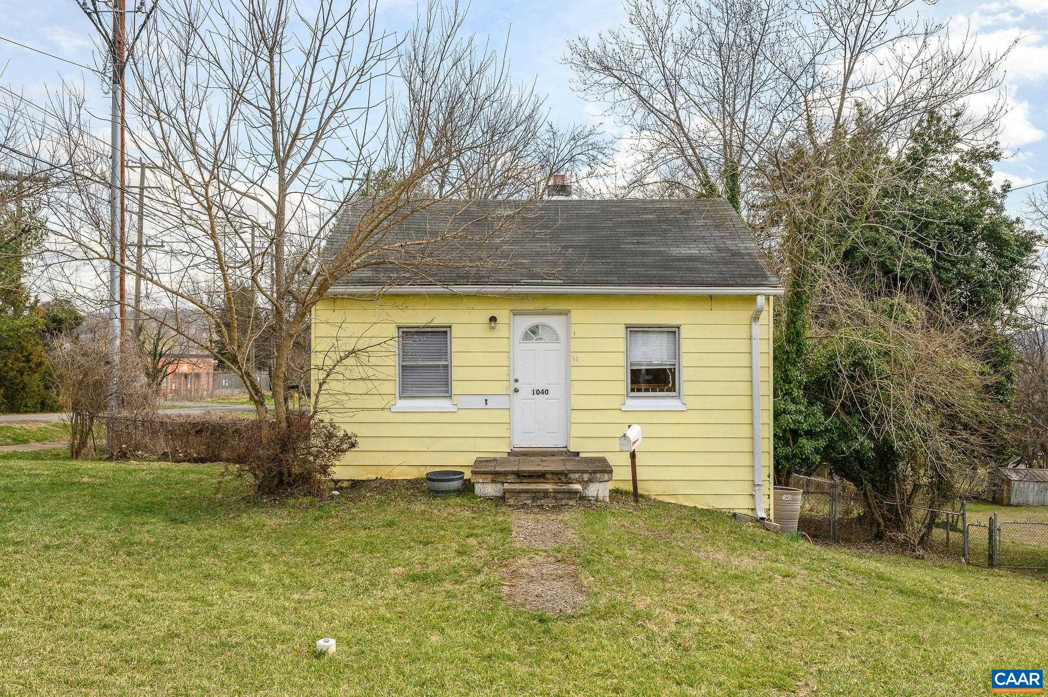 1040 SAINT CLAIR AVE