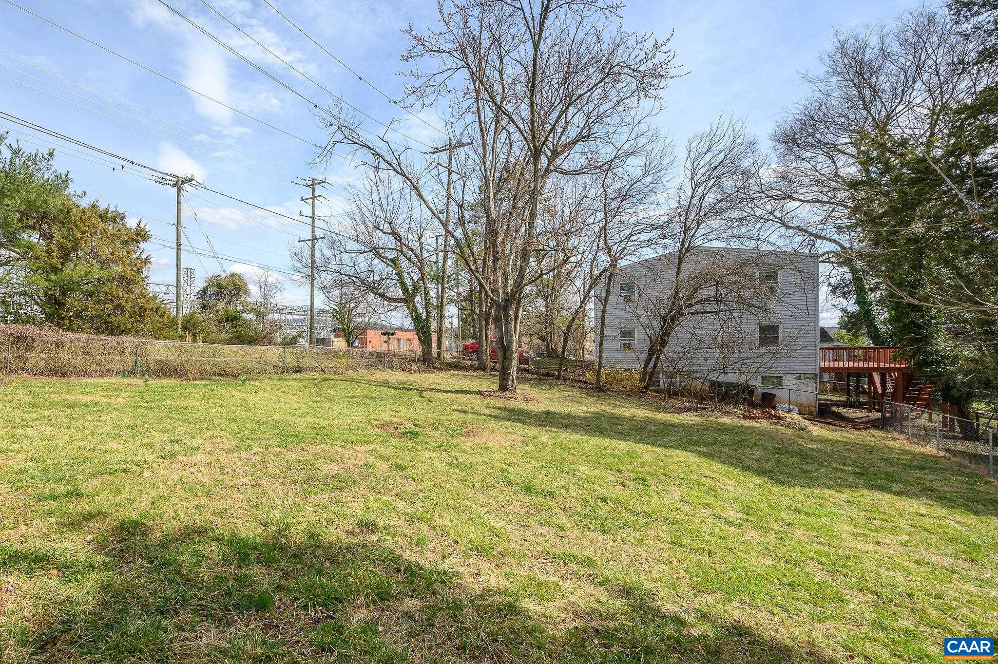 1040 SAINT CLAIR AVE