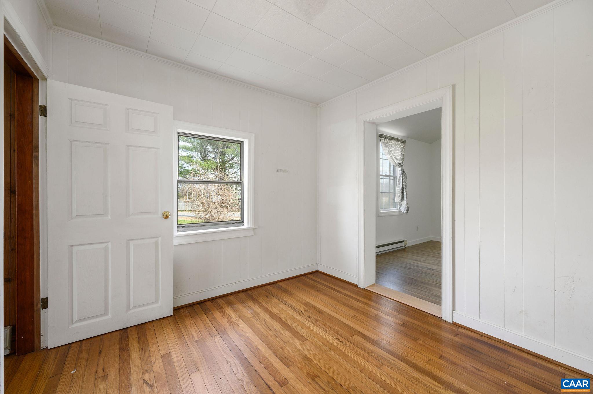 1040 SAINT CLAIR AVE