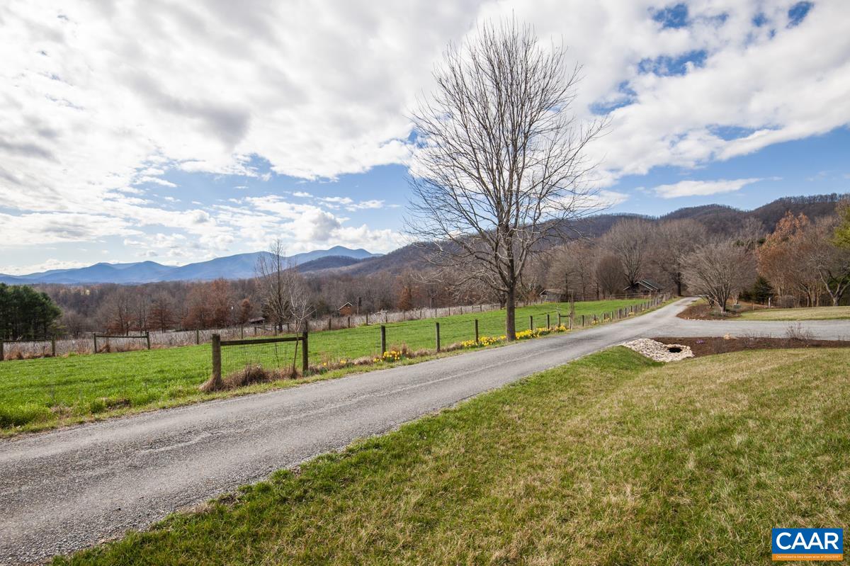 577 CHESTNUT RIDGE RD