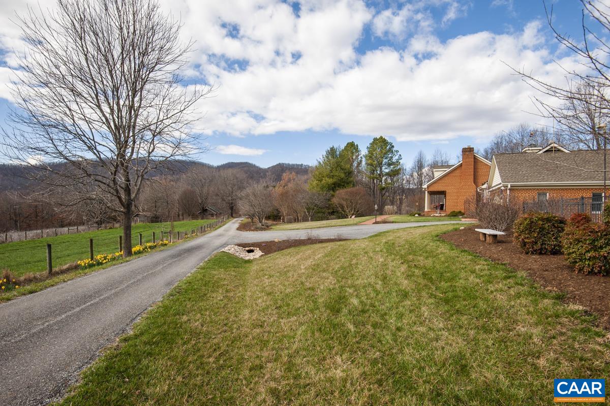 577 CHESTNUT RIDGE RD