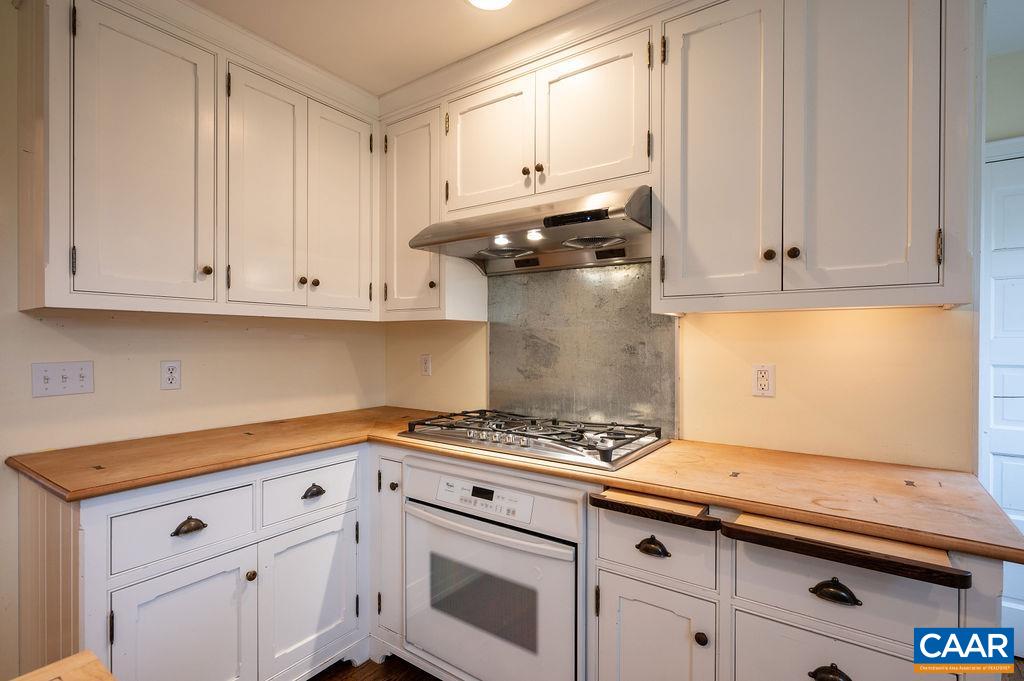 5621 STONY POINT RD