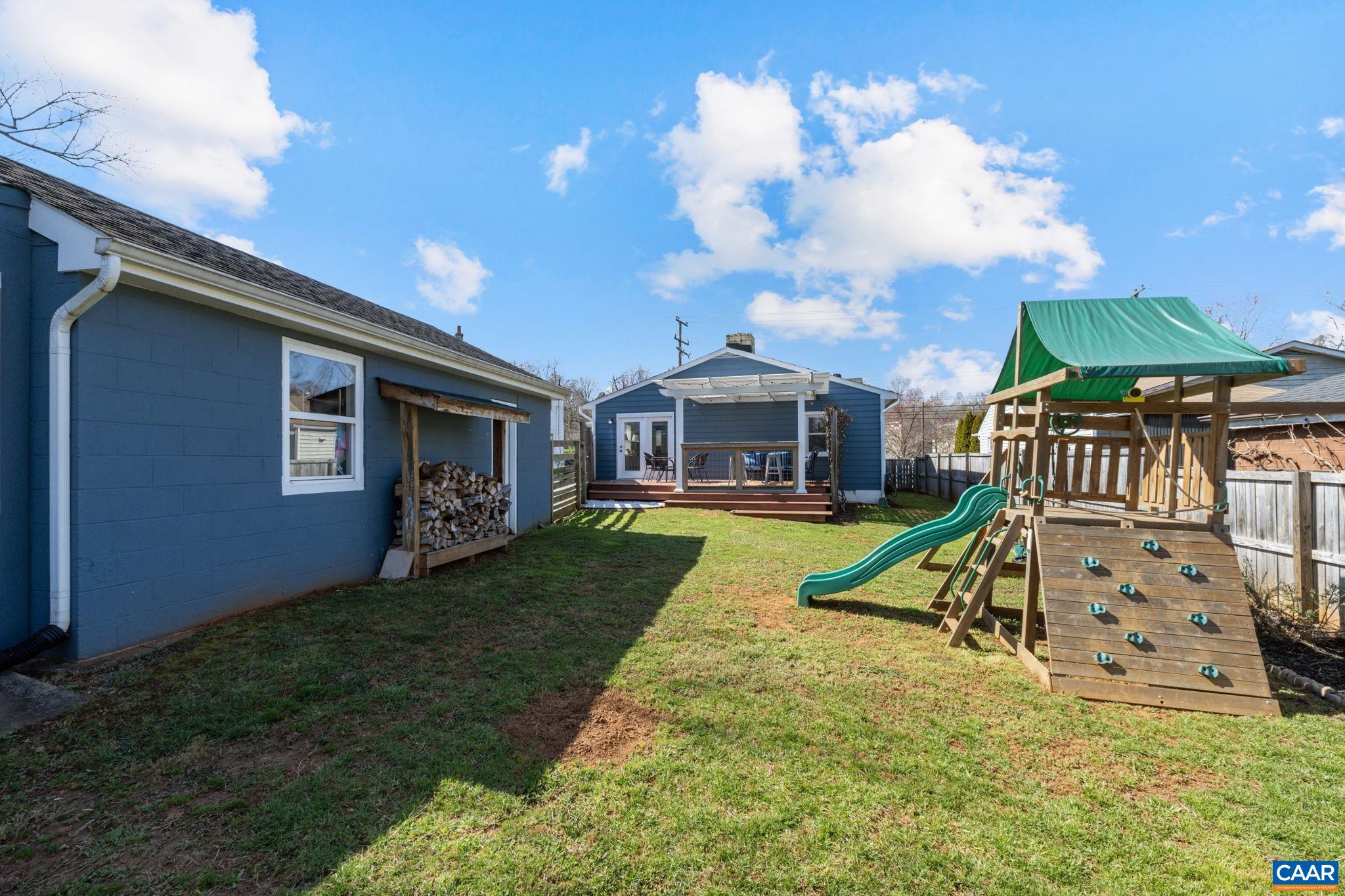 512 MEADE AVE