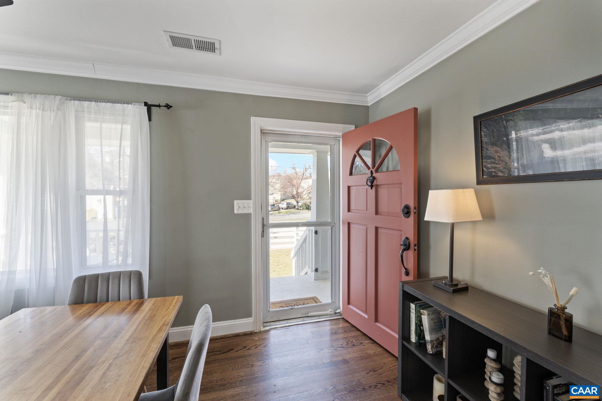 512 MEADE AVE
