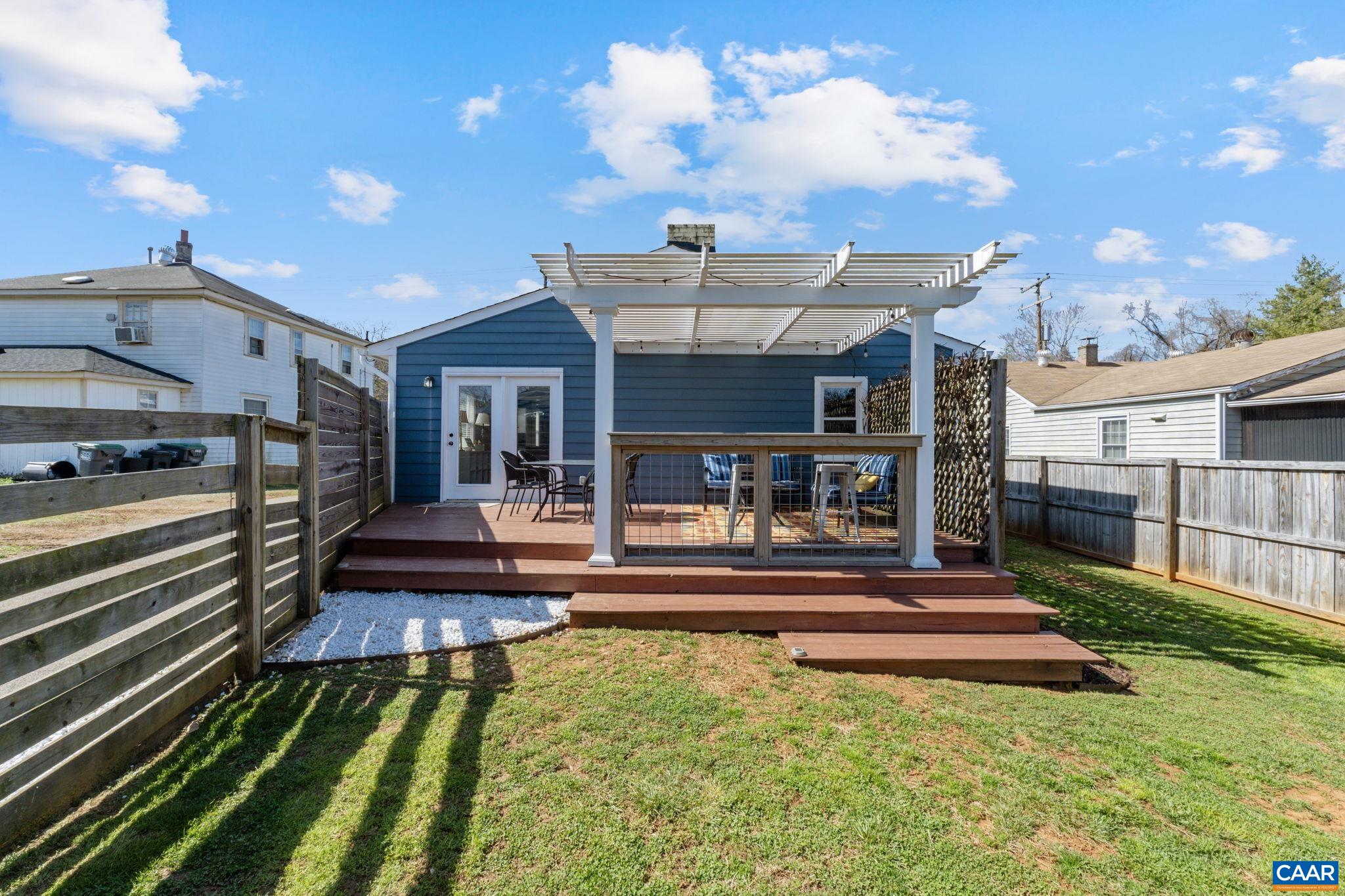 512 MEADE AVE