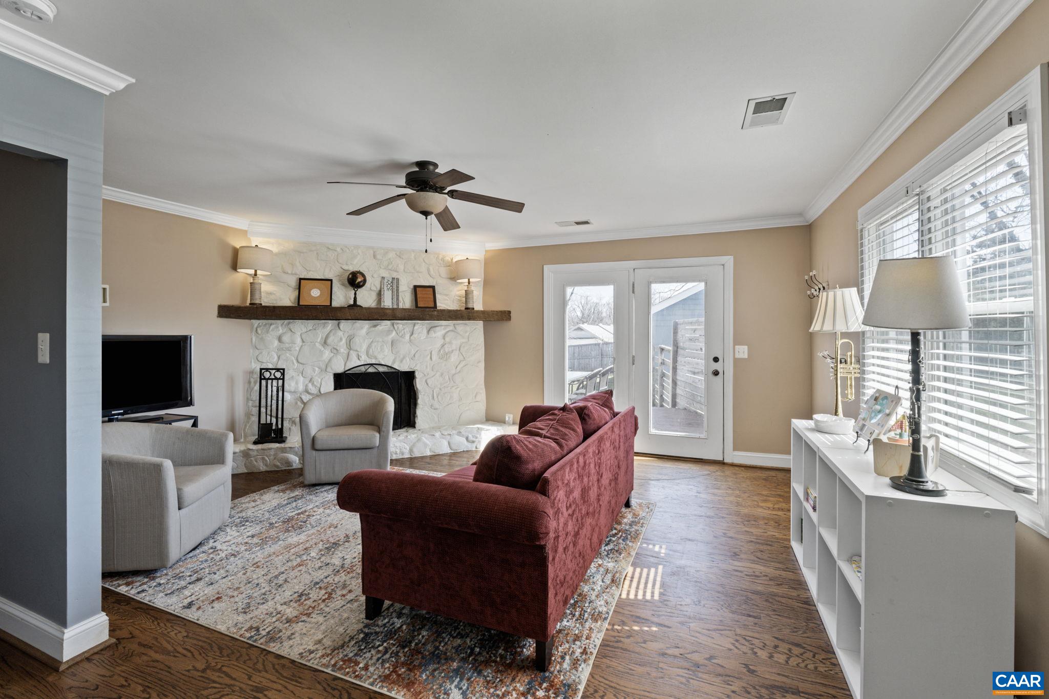 512 MEADE AVE