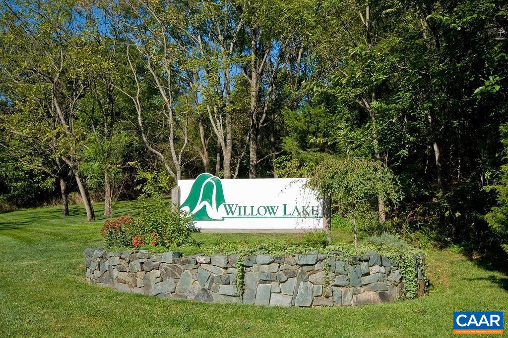 1465 WILLOW LAKE DR