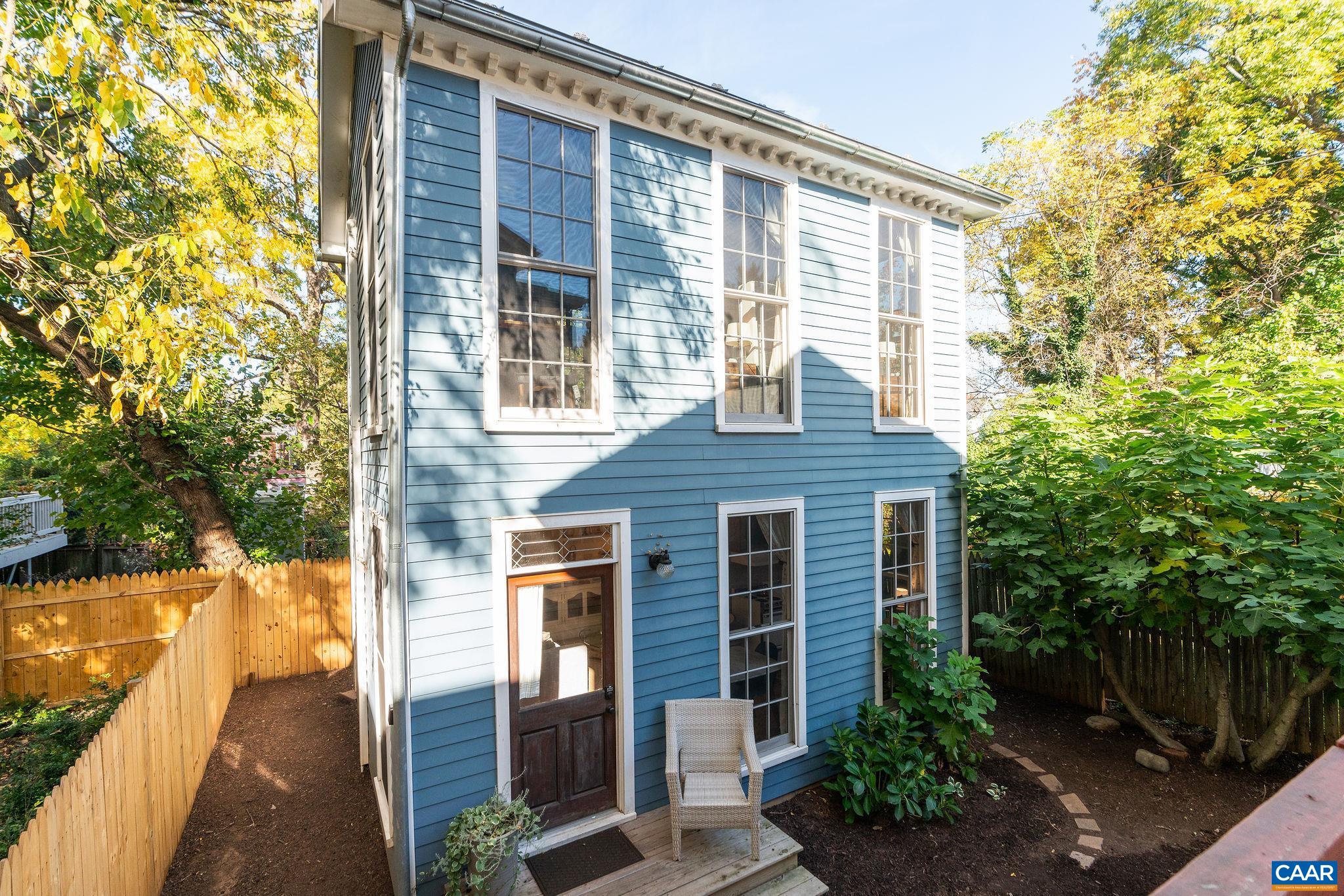 231 SW 4TH ST