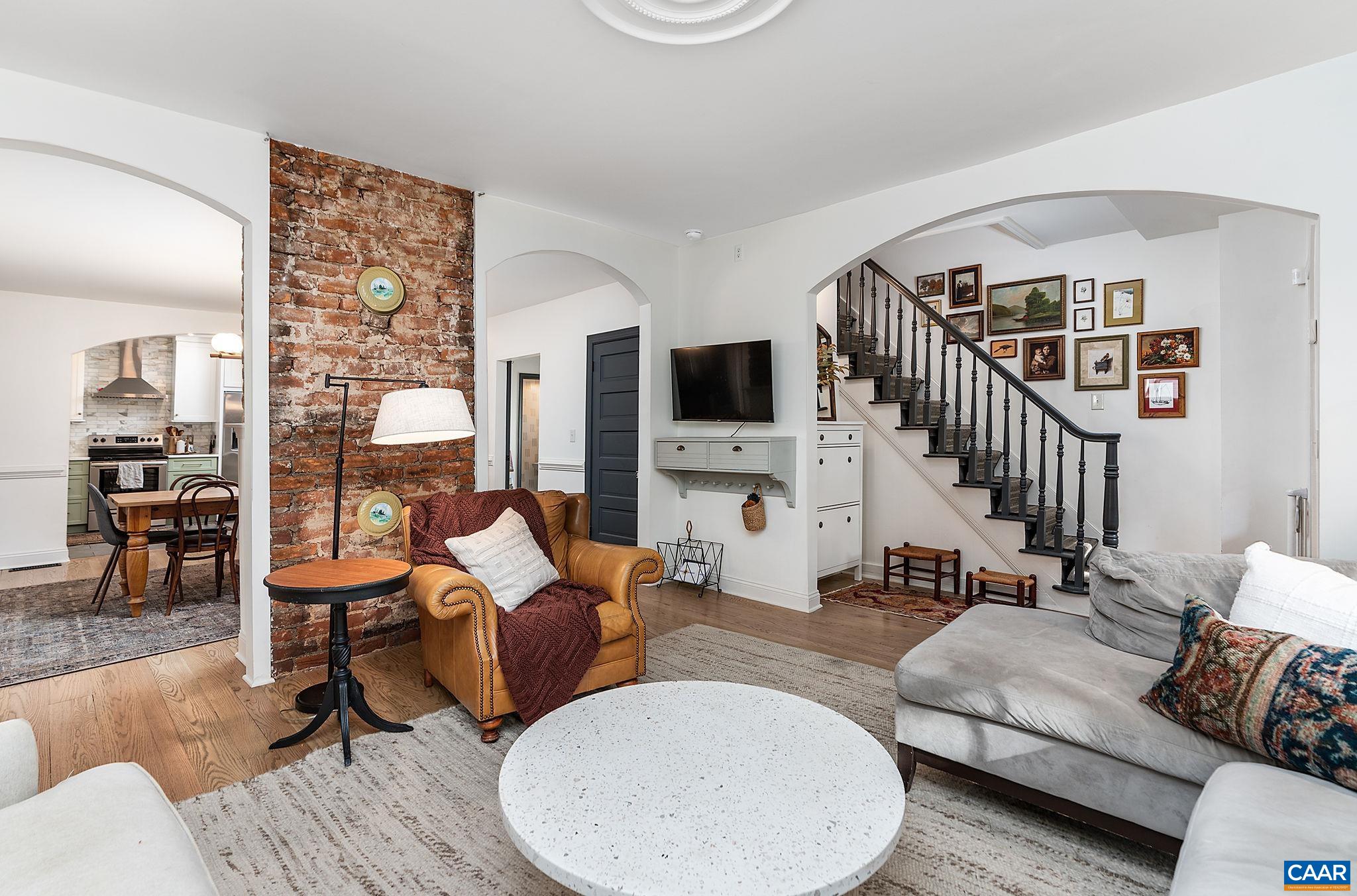 231 SW 4TH ST
