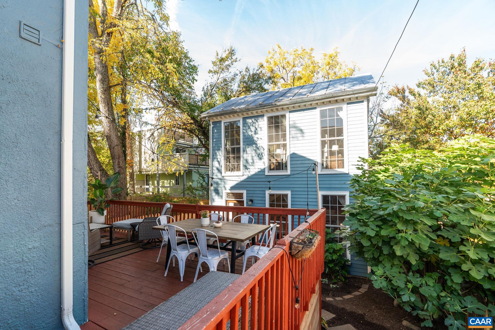 231 SW 4TH ST