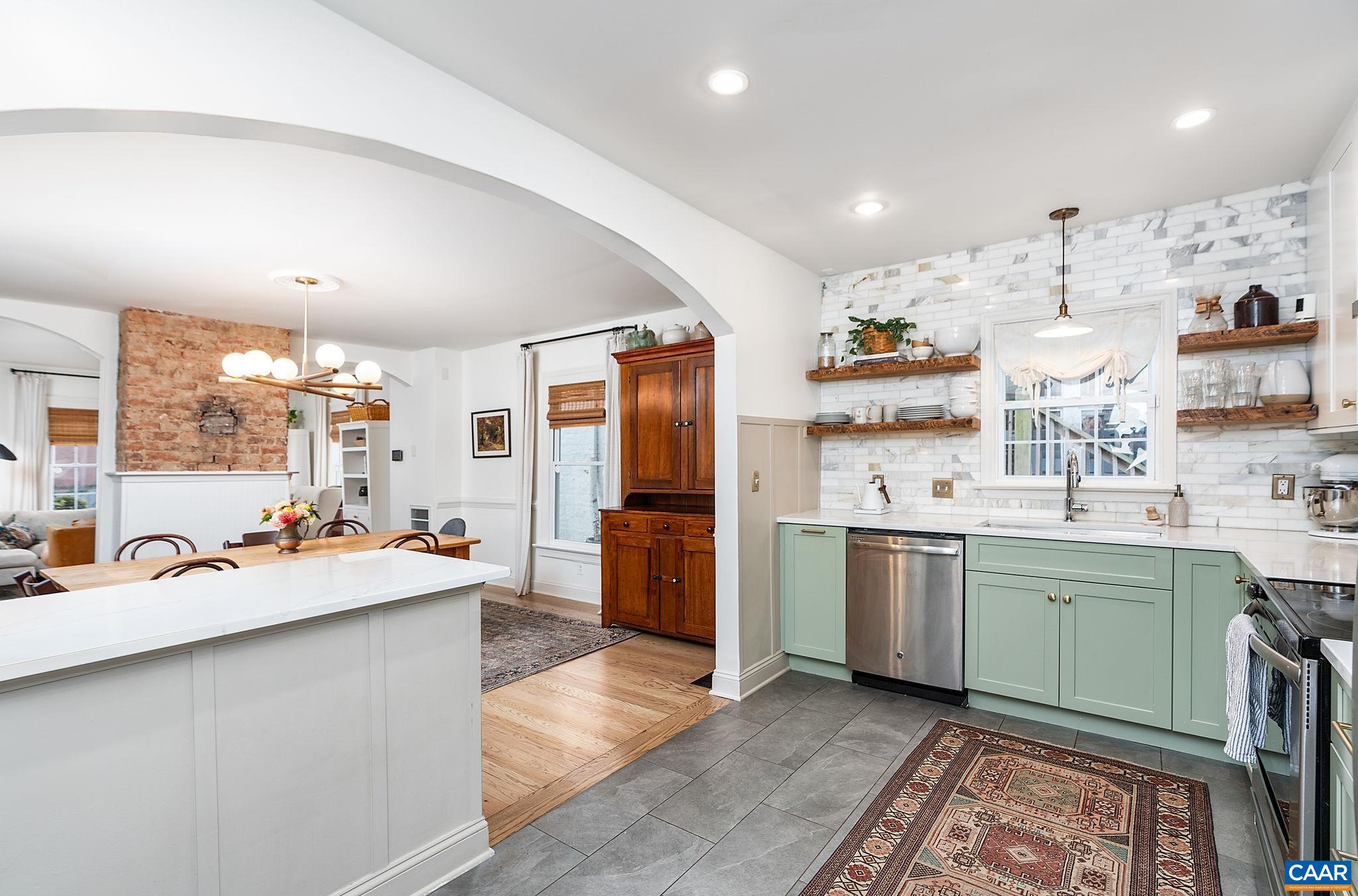 231 SW 4TH ST
